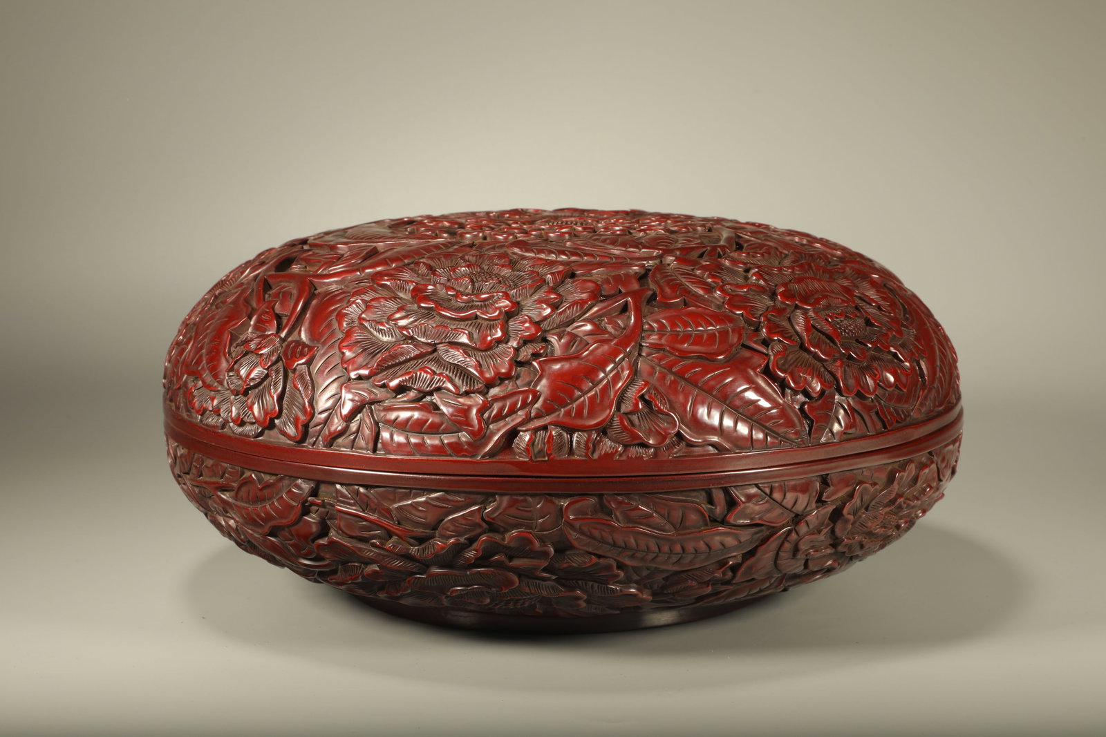 Lacquerware Red Carved Flower Pattern Lid Box - 4