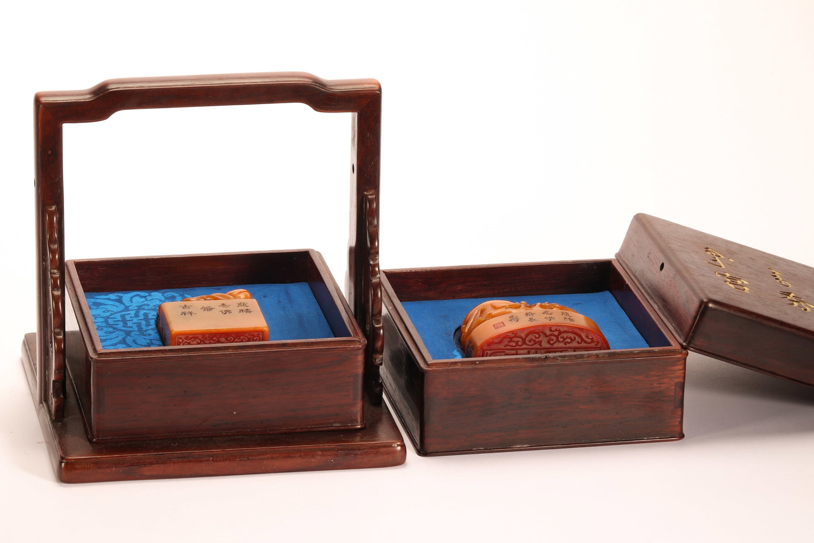Group of Two Shoushan Tianhuang Carved Peach Shape Stone Seal: Group of Two Shoushan Tianhuang Carved Peach Shape Stone Seal (7.5 x 6 x 4cm?540g)