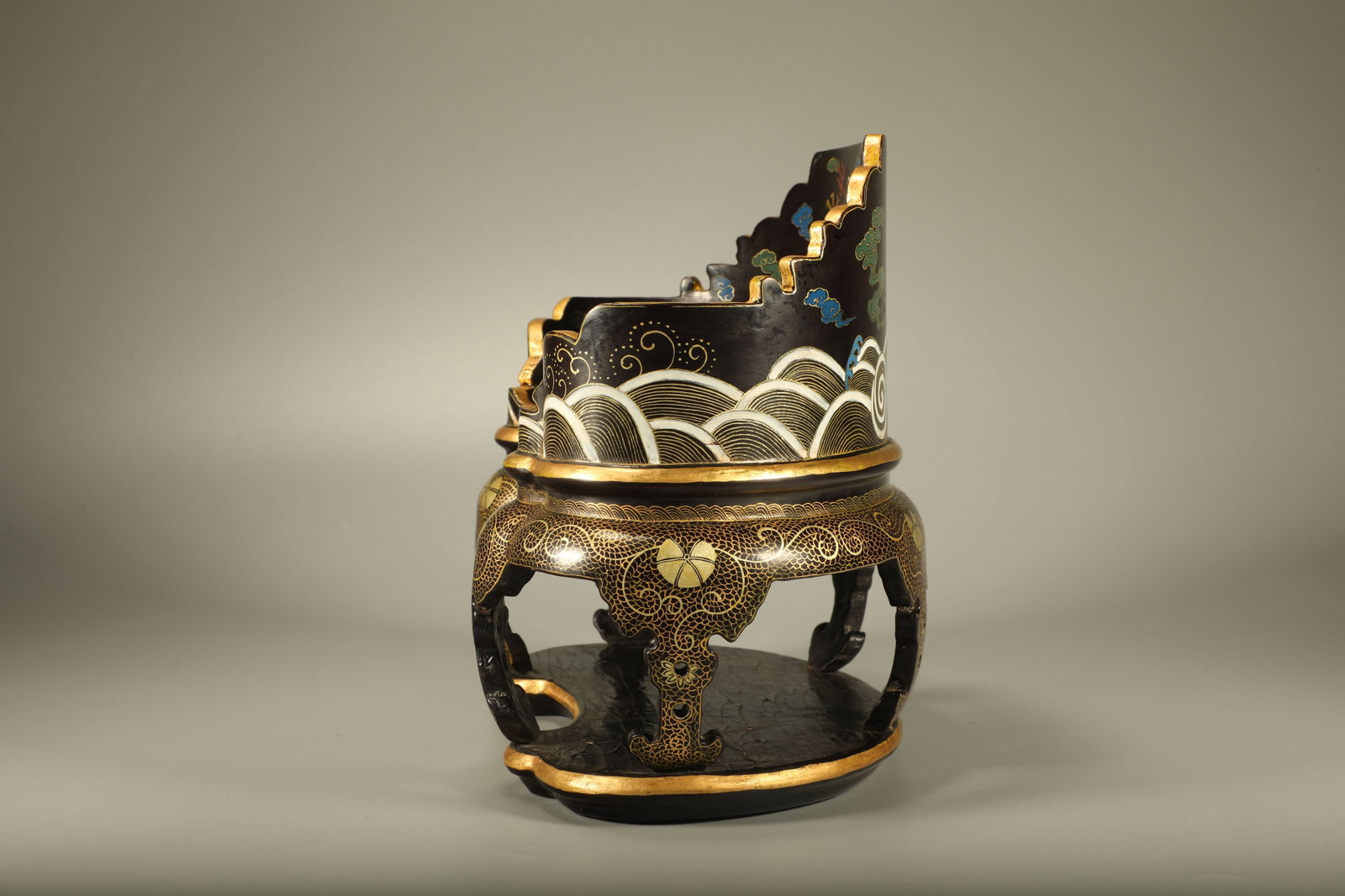 Lacquerware Gold Drawing Colour Painted Cloud and Dragon Pattern Chair - 3