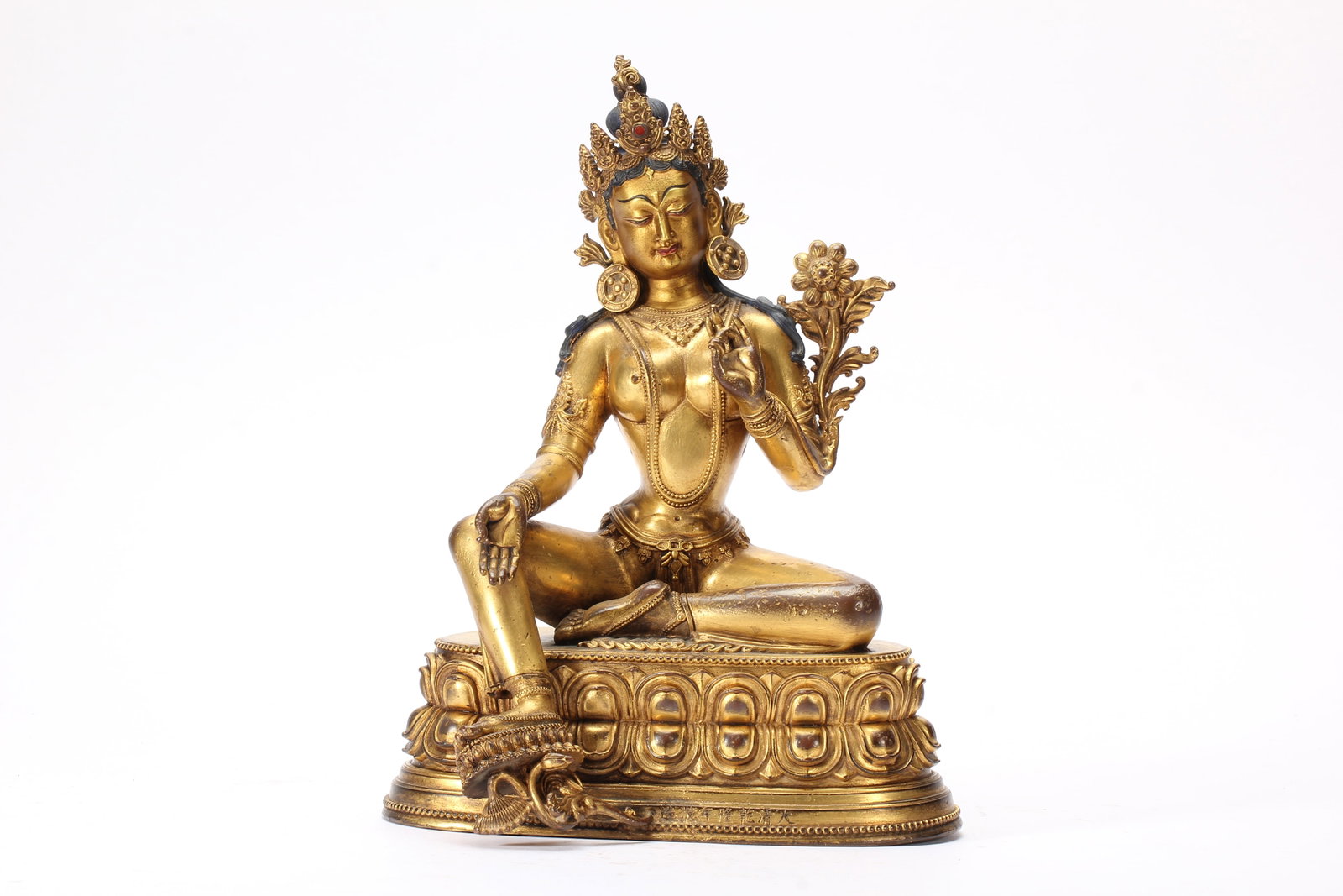 Gilt Bronze GuanYin Figure: Gilt Bronze GuanYin Figure (15.3 x 13.5 x 6cm?1610g)
