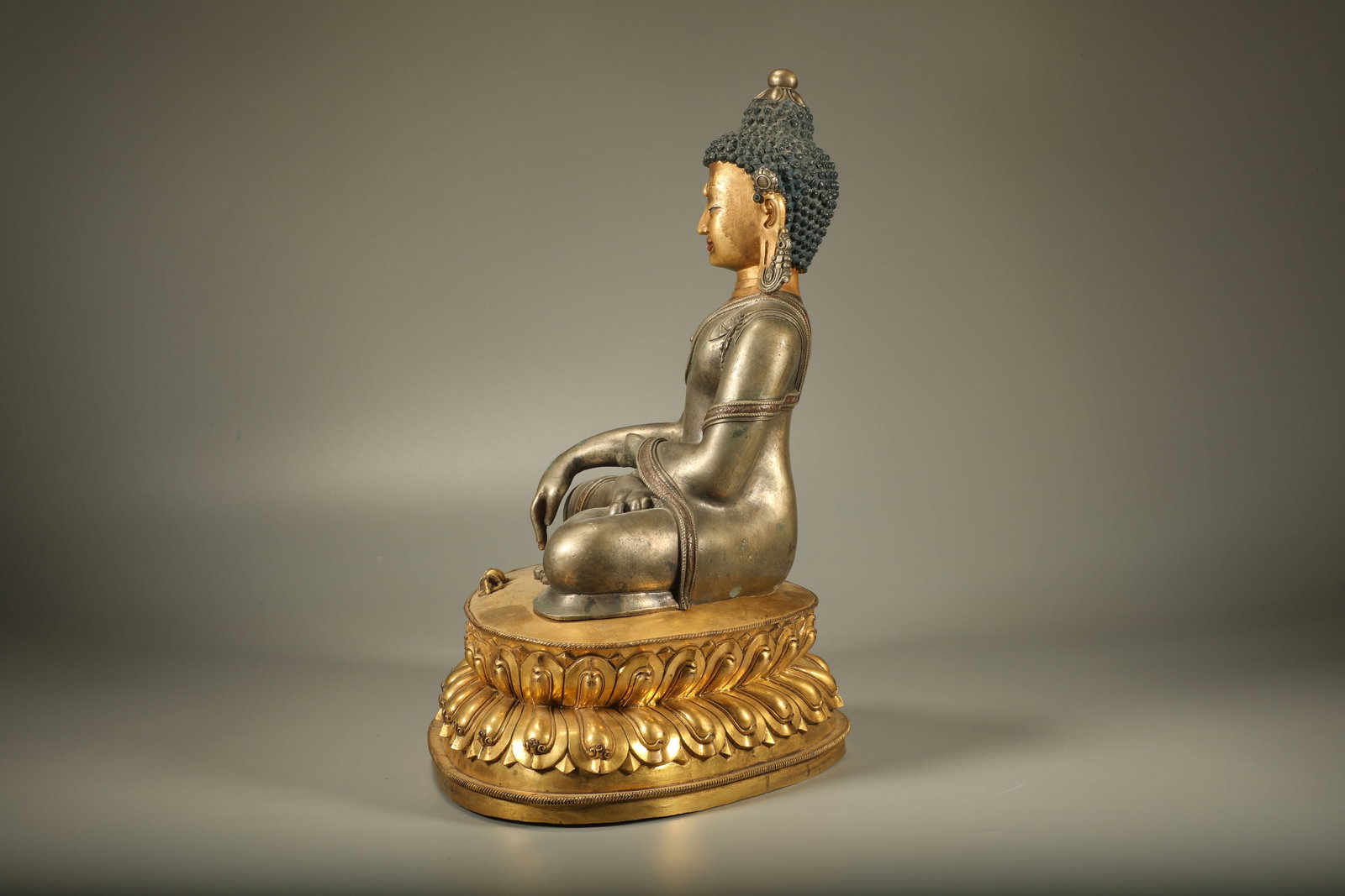 Gilt Bronze Sakyamuni Figure - 4
