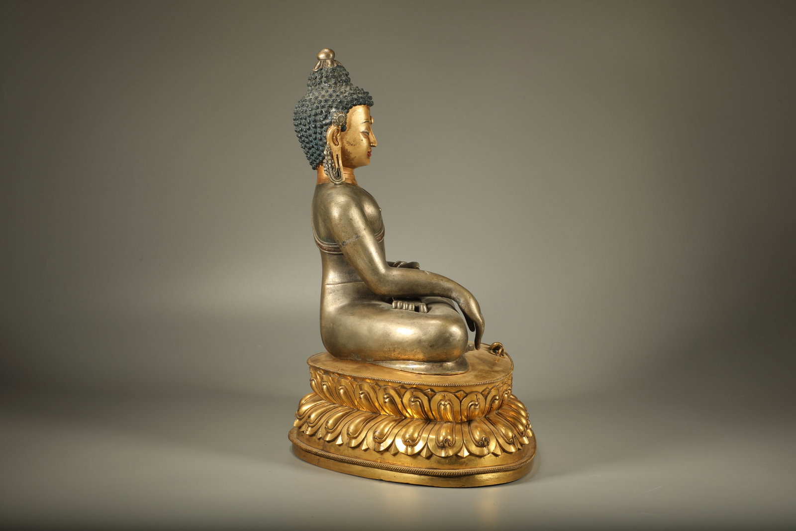 Gilt Bronze Sakyamuni Figure - 6