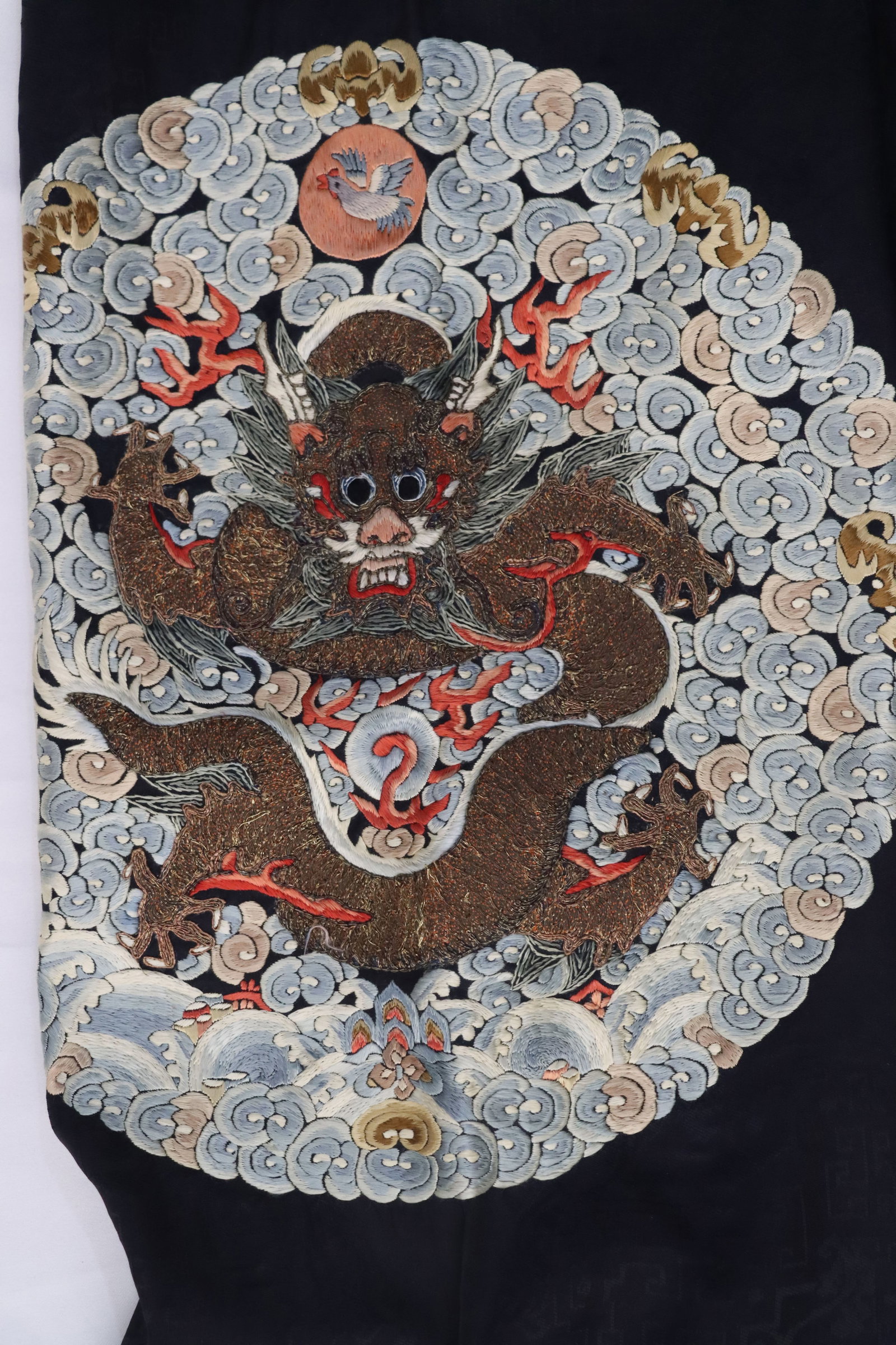 Silk Embroidery Cloud and Dragon Pattern Dragon Robe - 10
