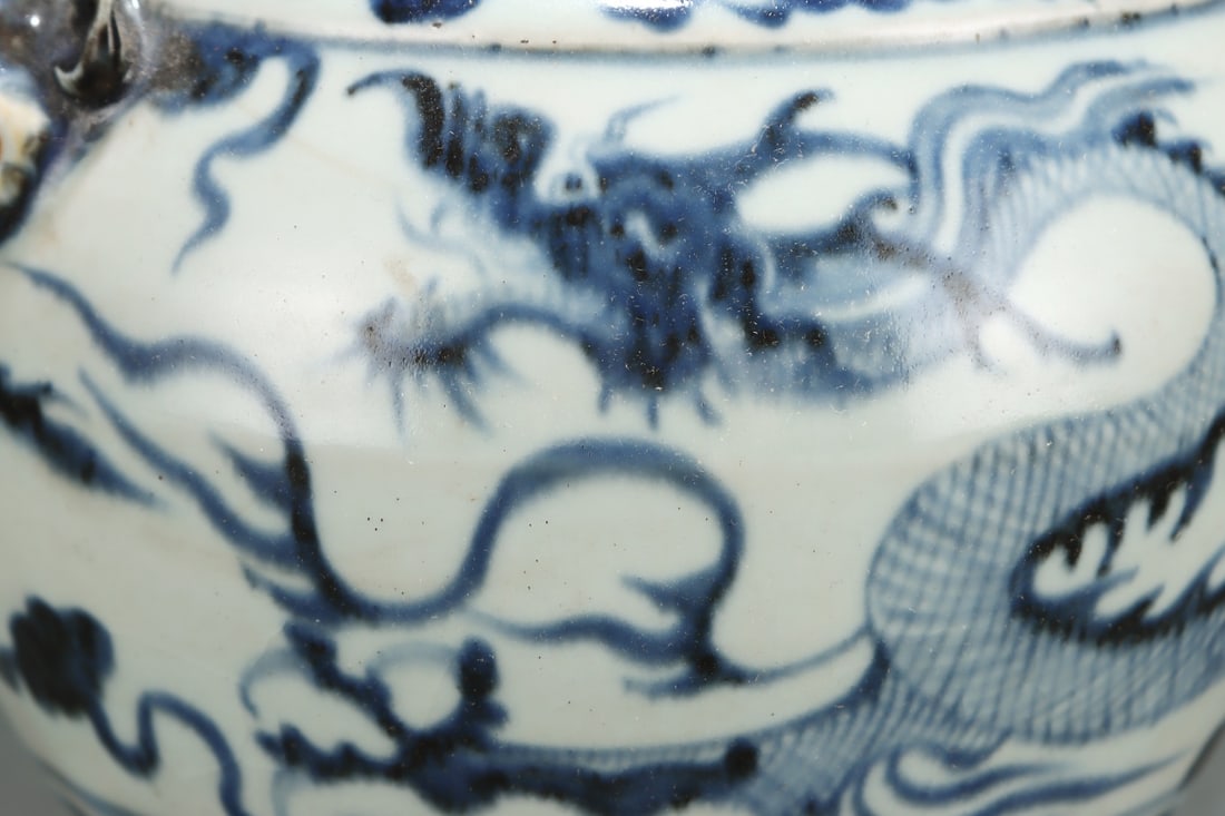 Blue and White Cloud and Dragon Pattern Porcelain Vase - 6