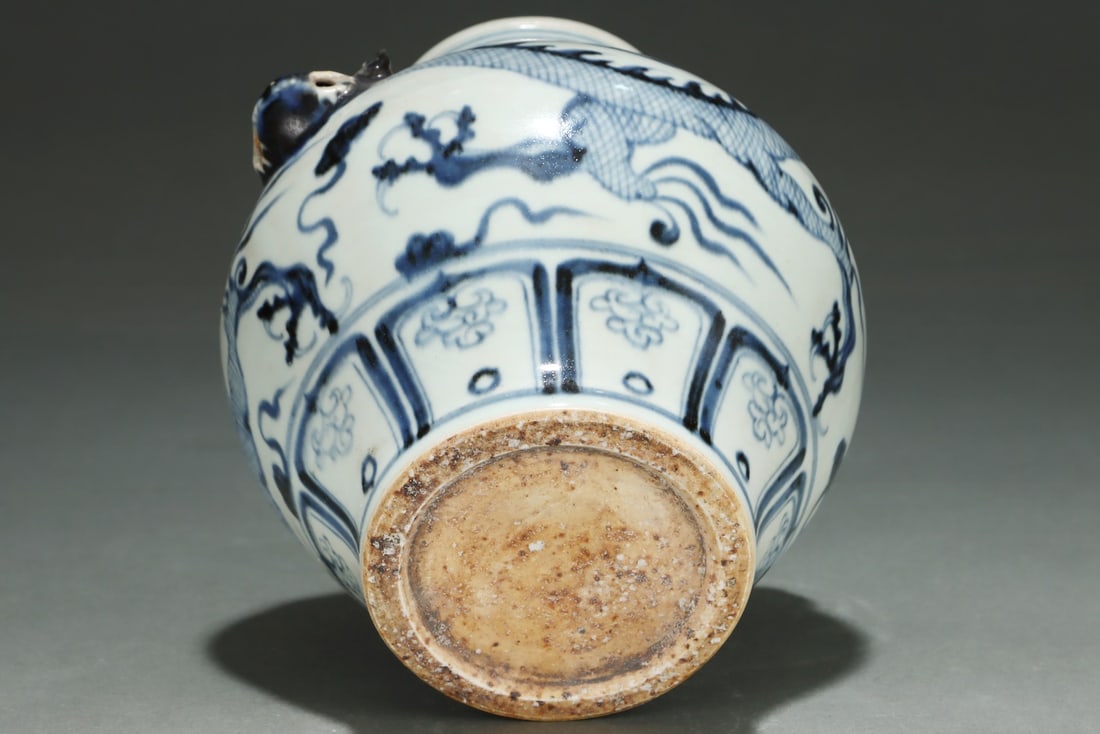 Blue and White Cloud and Dragon Pattern Porcelain Vase - 9