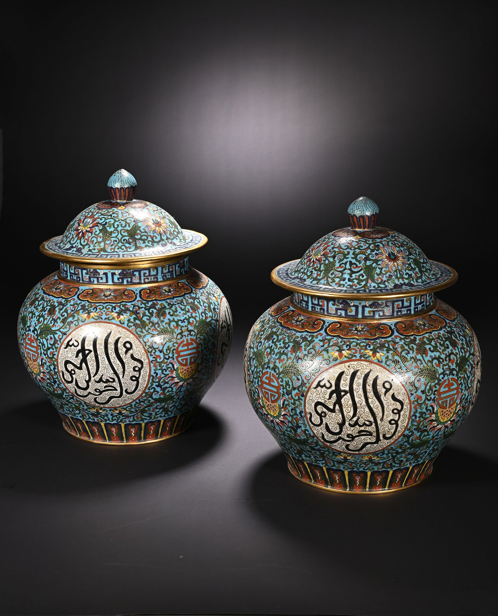 Pair of Bronze Cloisonne Carved Flower and Arven Pattern Lid Pot: Pair of Bronze Cloisonne Carved Flower and Arven Pattern Lid Pot (32 x 23cm)