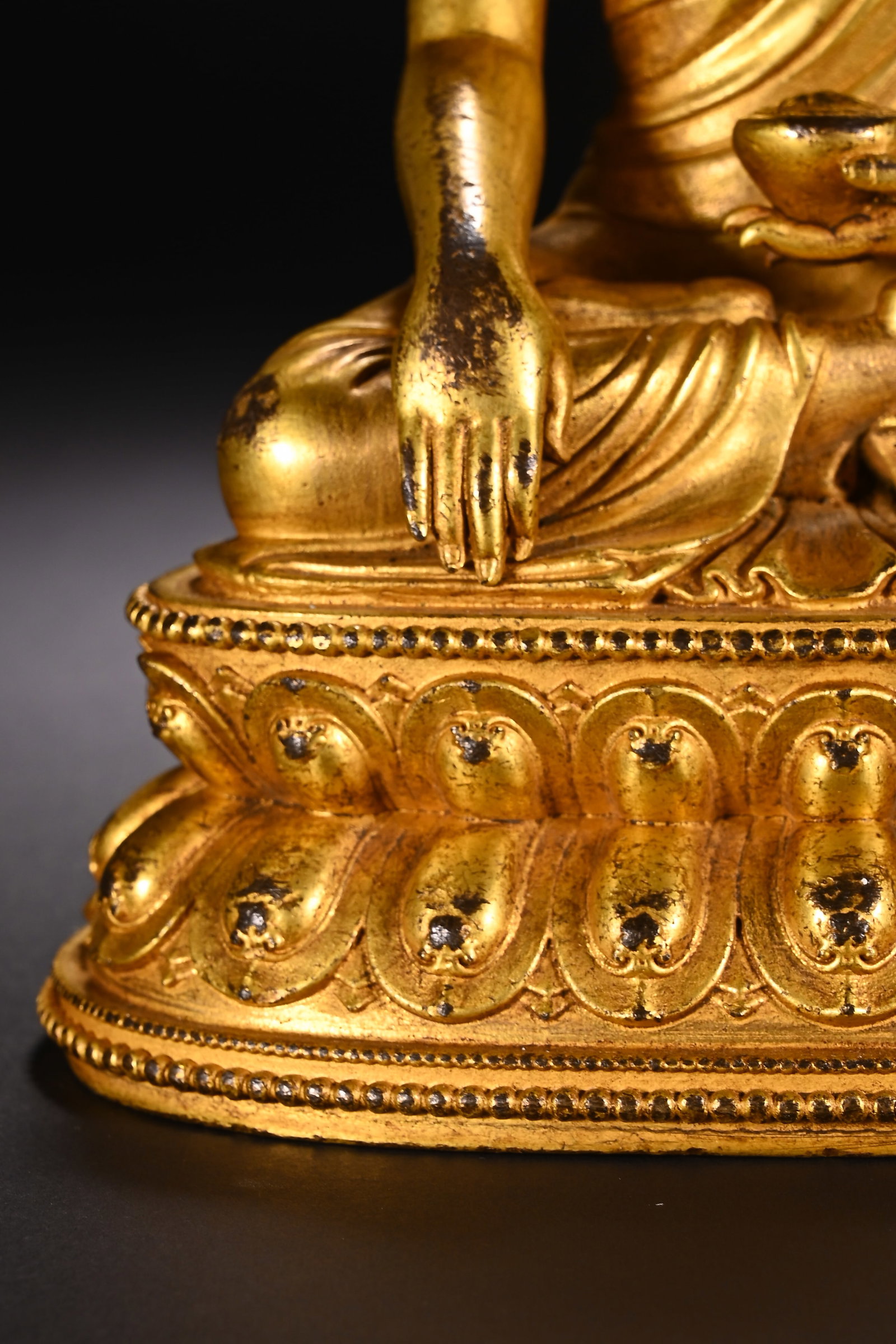 Gilt Bronze Sakyamuni Figure - 3