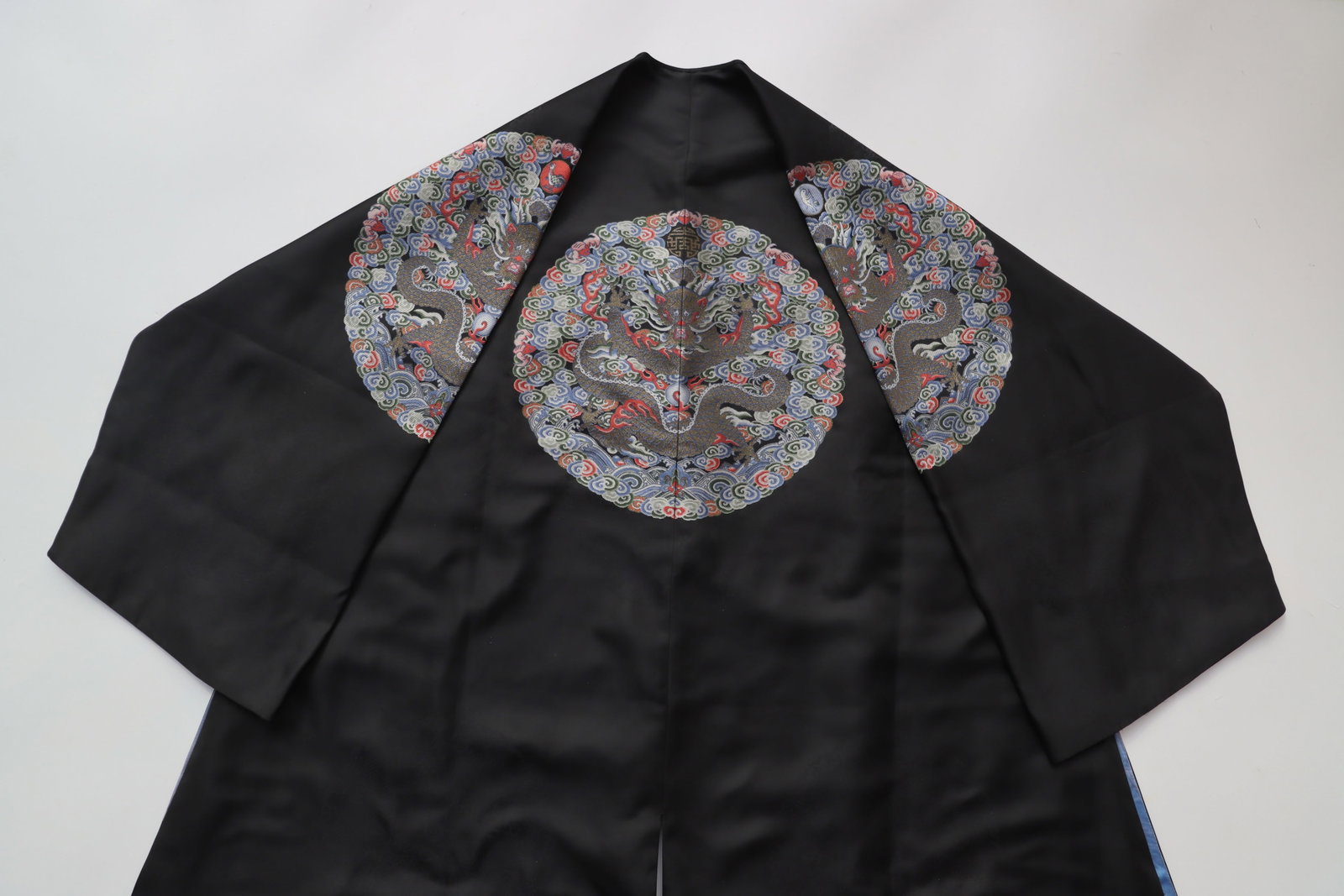 Silk Embroidery Cloud and Dragon Pattern Dragon Robe - 11