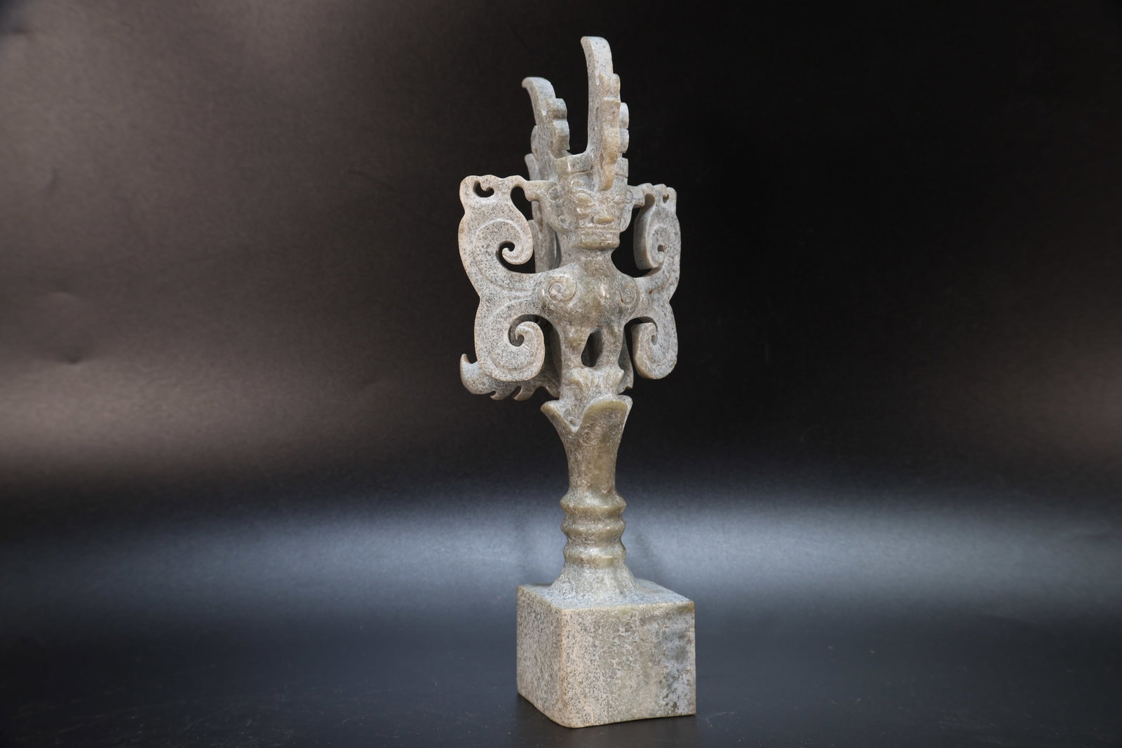 Jade Carved Beast Shape Figure: Jade Carved Beast Shape Figure (21.5 x 8.5 x 7.5cm)