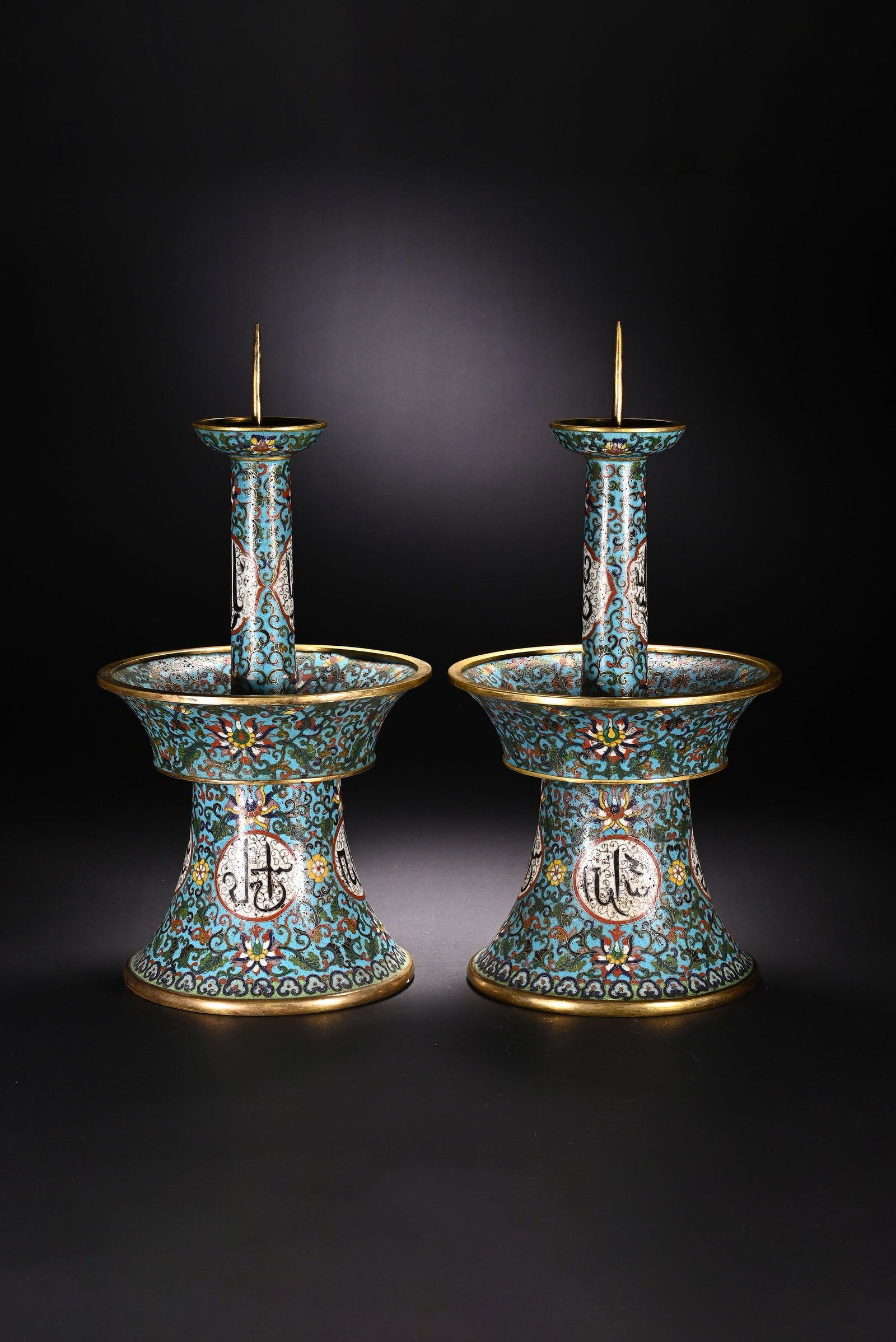 Pair of Bronze Cloisonne Carved Flower and Arven Pattern Candlestick: Pair of Bronze Cloisonne Carved Flower and Arven Pattern Candlestick (32 x 16cm)