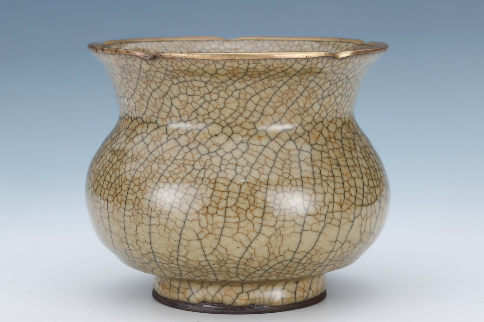 Ge Ware Porcelain Pot - 3