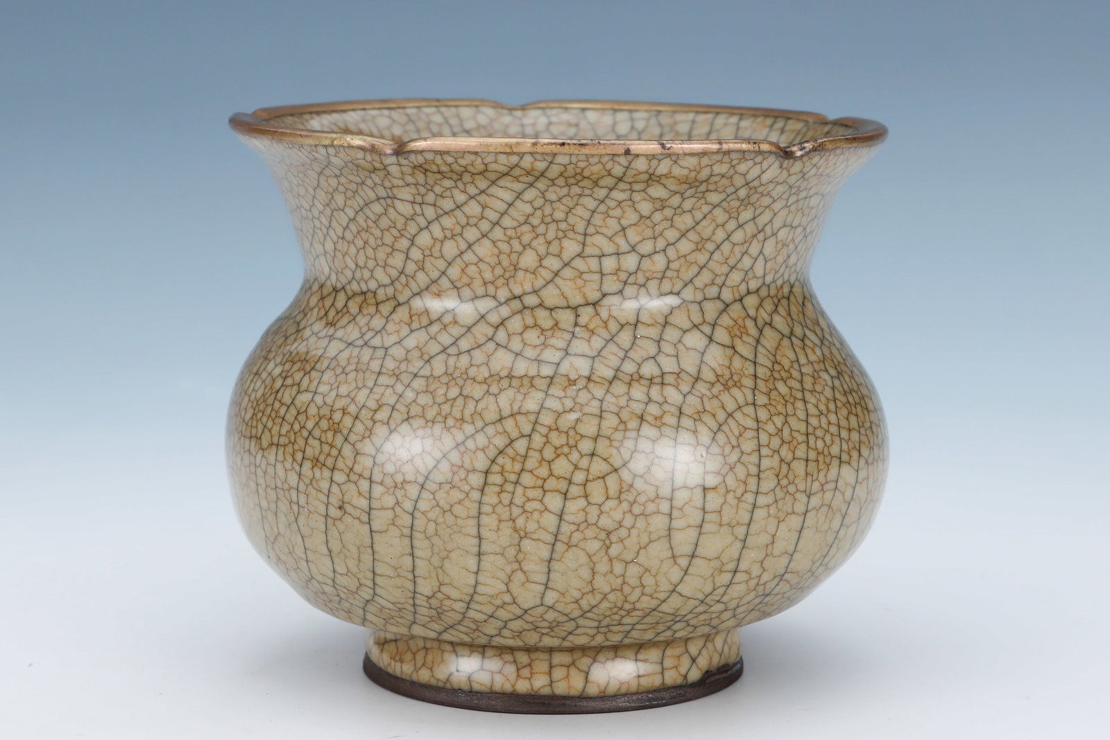 Ge Ware Porcelain Pot - 4