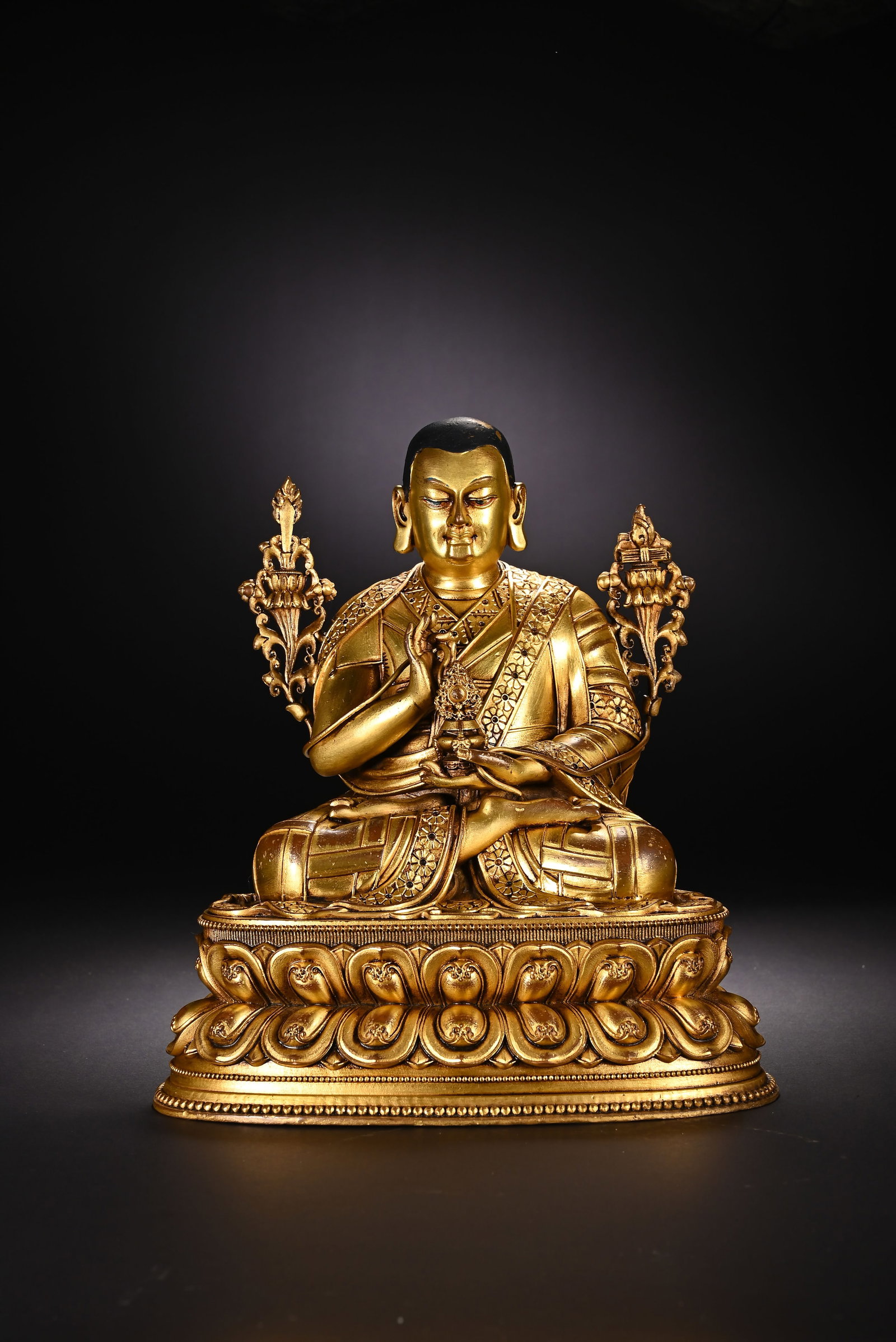 Gilt Bronze Guru Figure: Gilt Bronze Guru Figure (20 x 18cm)