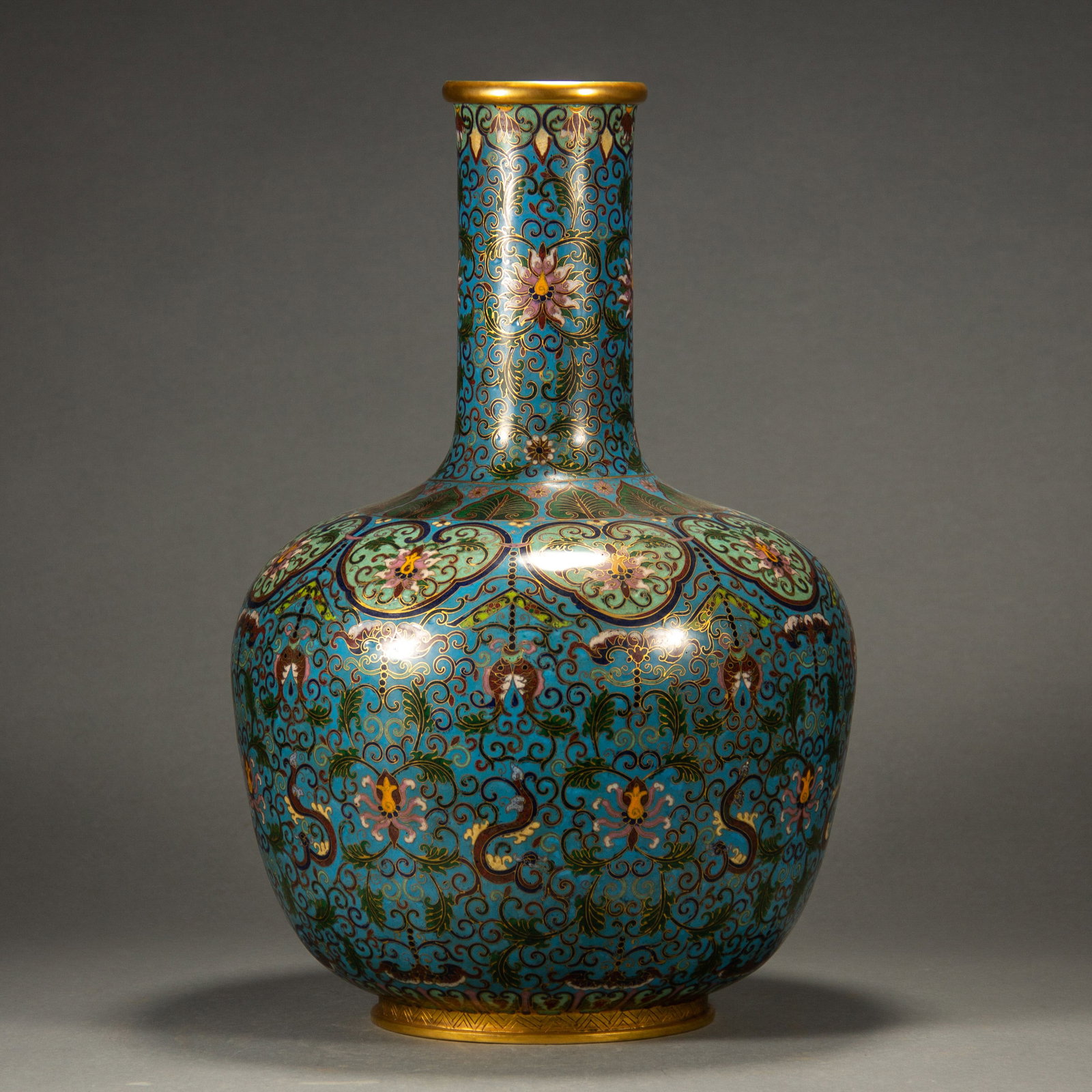 A LARGE CHINESE CLOISONNE FLORAL GLOBULAR VASE: A LARGE CHINESE CLOISONNE FLORAL GLOBULAR VASE (30 x 30 x 46cm,Weight 4830g)
