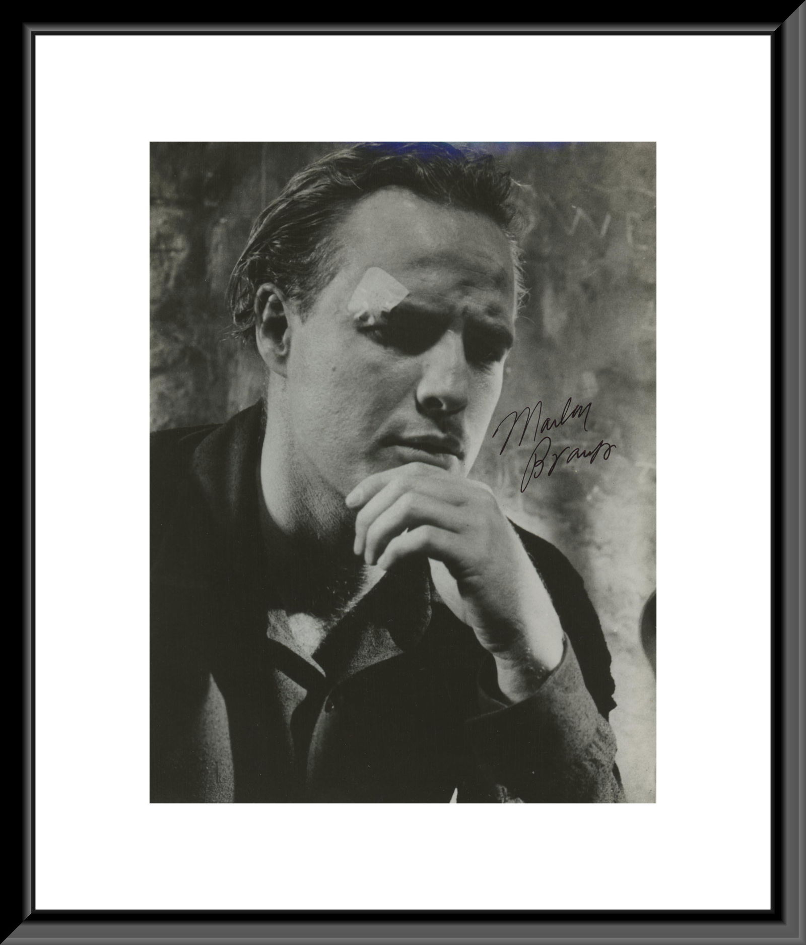 Marlon Brando signed photo (1 of 1)