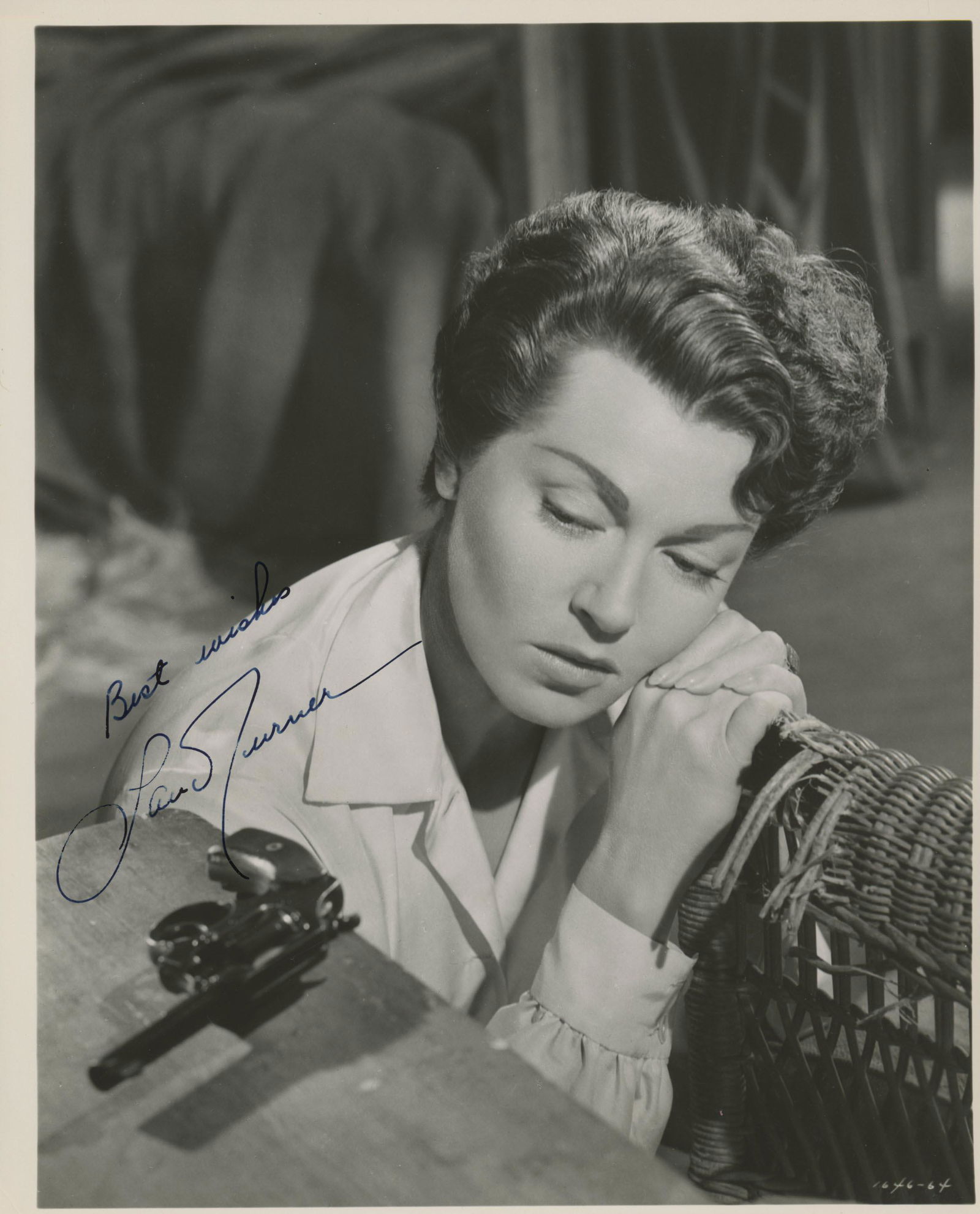 Lana Turner signed movie photo (1 of 1)