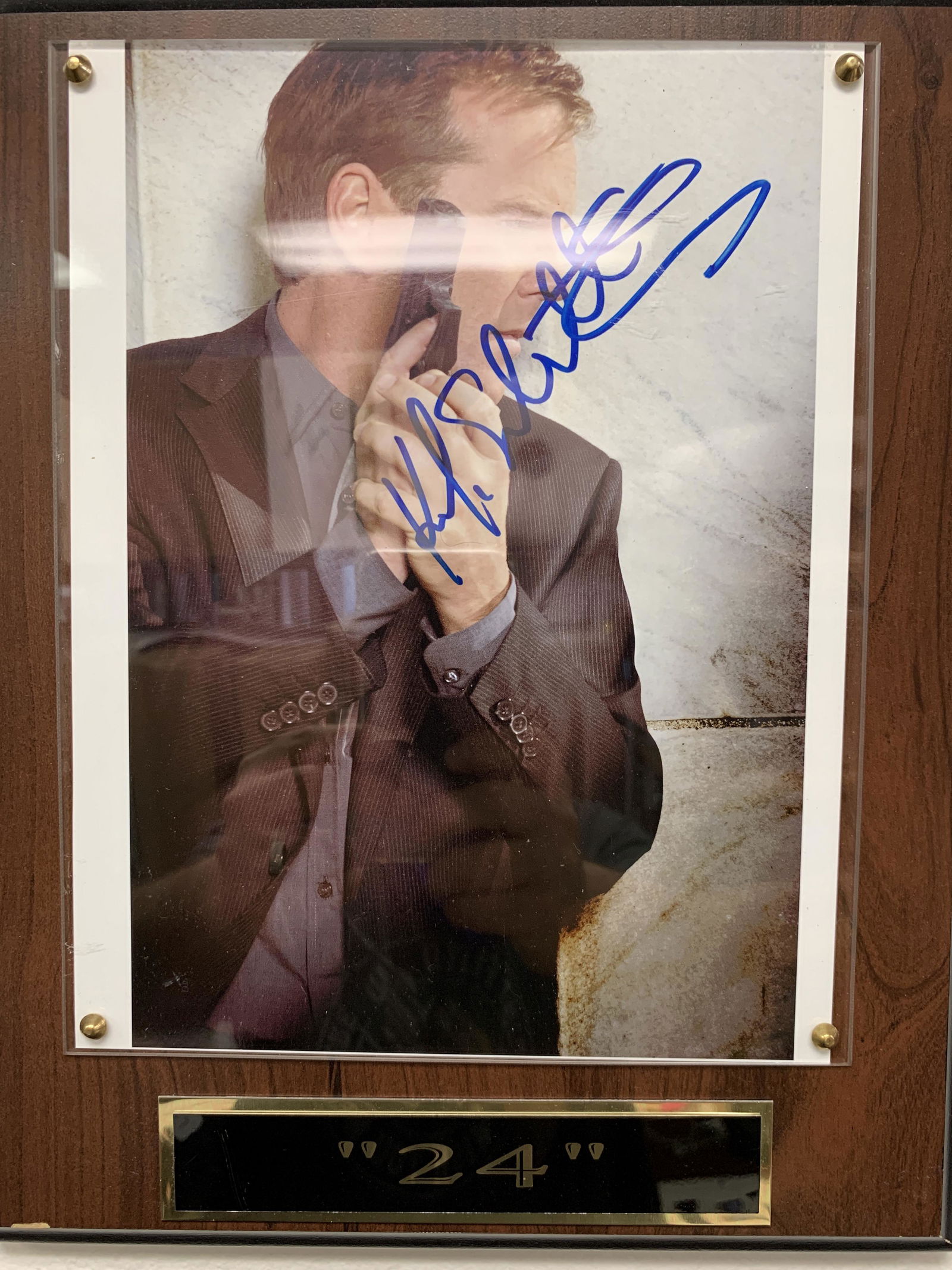 Kiefer Sutherland 24 signed photo (1 of 1)