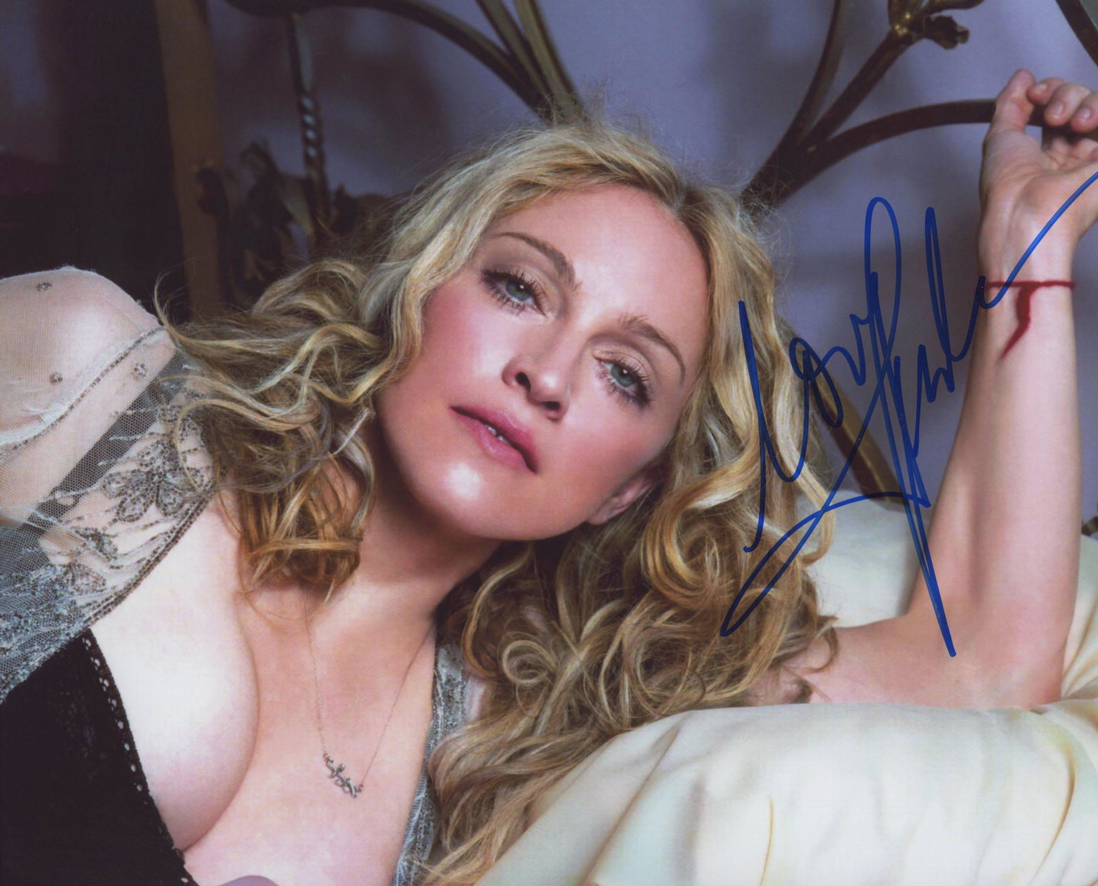 Madonna signed photo (1 of 1)