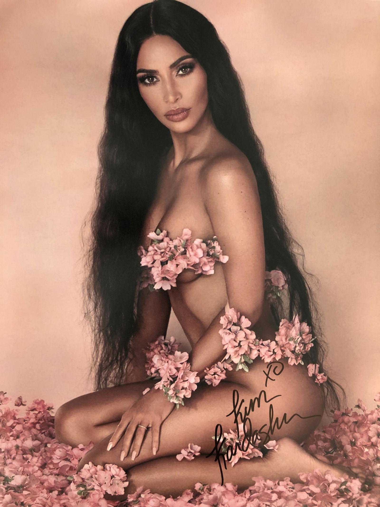 Kim Kardashian signed photo (1 of 1)
