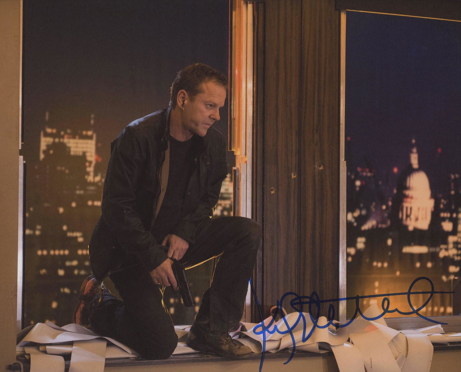 Kiefer Sutherland signed photo (1 of 1)