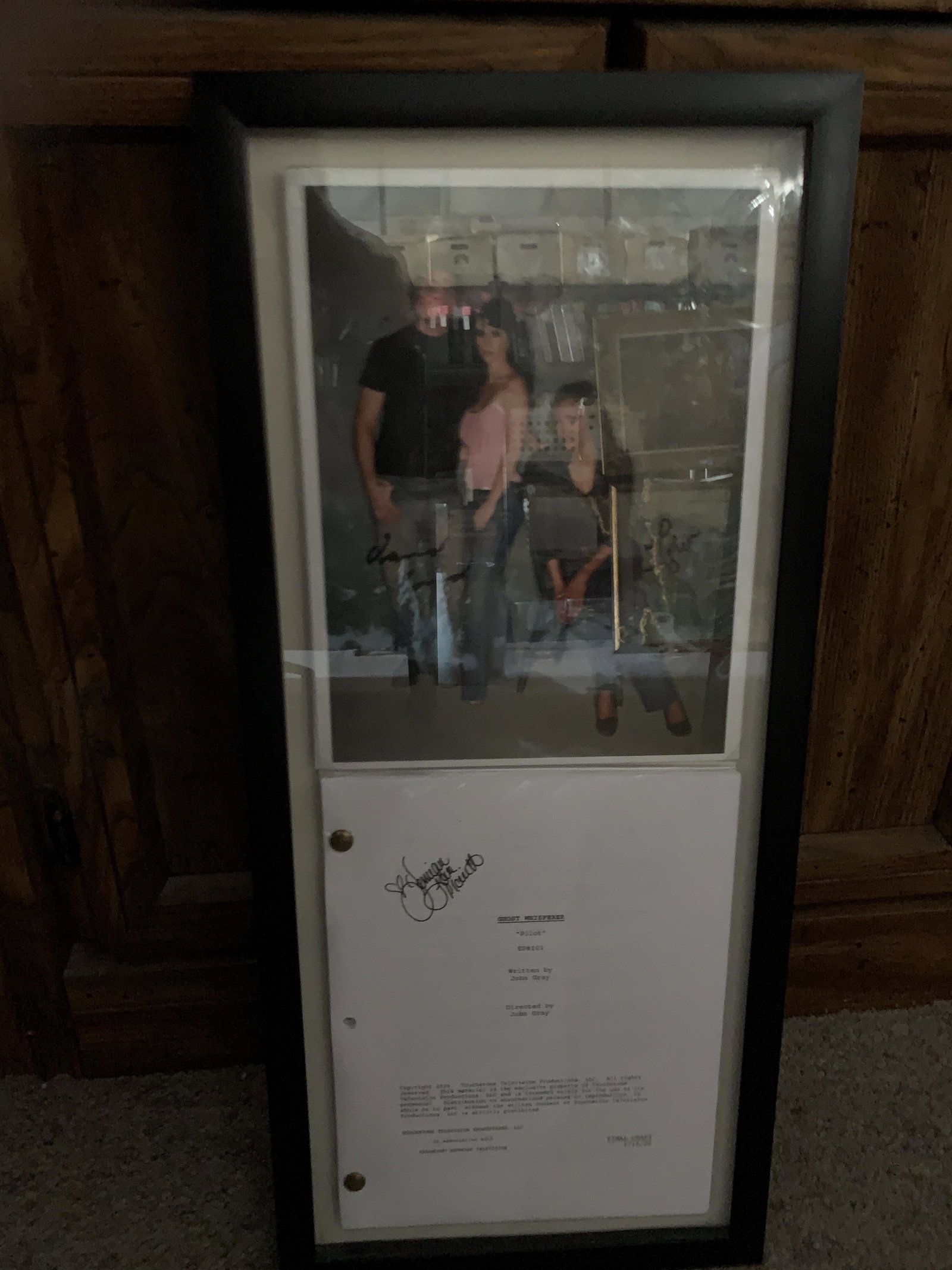 Jennifer Love Hewitt signed Ghost Whisperer pilot: Ghost Whisperer signed pilot script autographed by Jennifer Love Hewitt. Custom framed with cast photo.