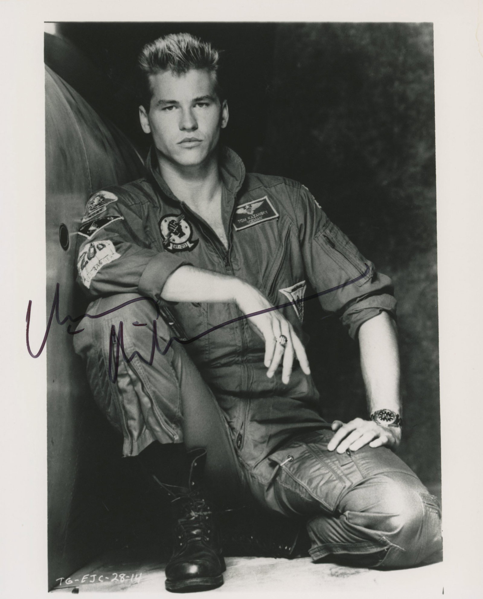 Top Gun Val Kilmer signed movie photo: Top Gun signed movie photo autographed by Val Kilmer.