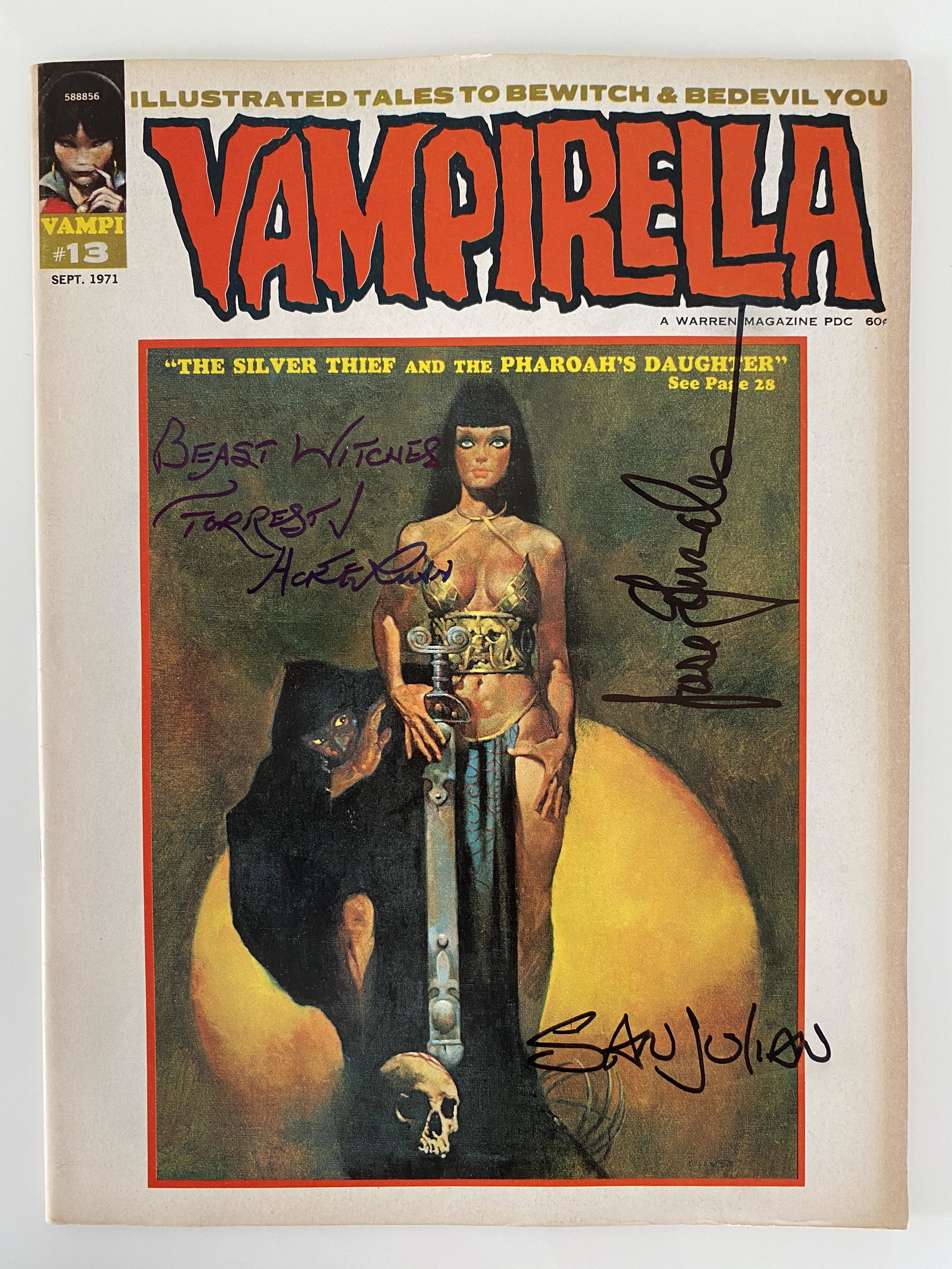 Vampirella signed magazine: Vampirella signed magazine autographed by Forrest J Ackerman, SanjuliÃ¡n and JosÃ© GonzÃ¡lez
