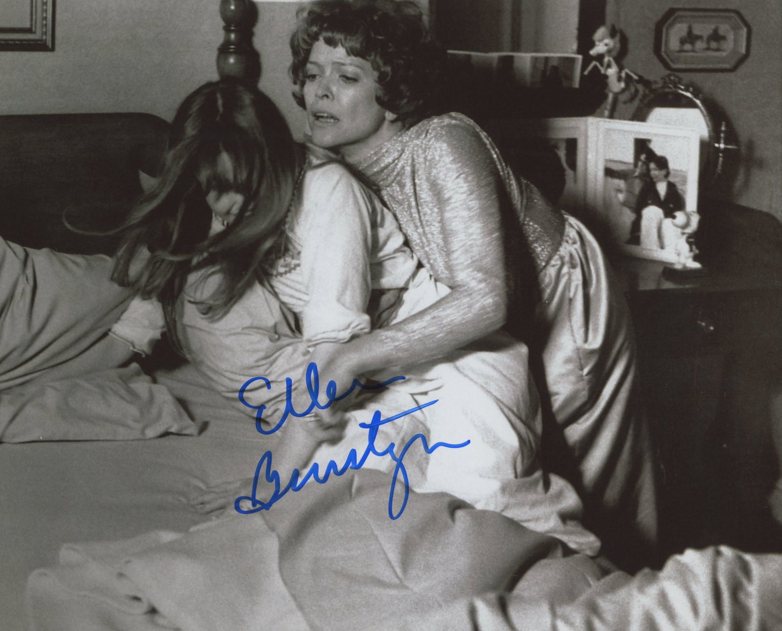 The Exorcist Ellen Burstyn signed movie photo: The Exorcist signed movie photo autographed by Ellen Burstyn. 8x10 inches