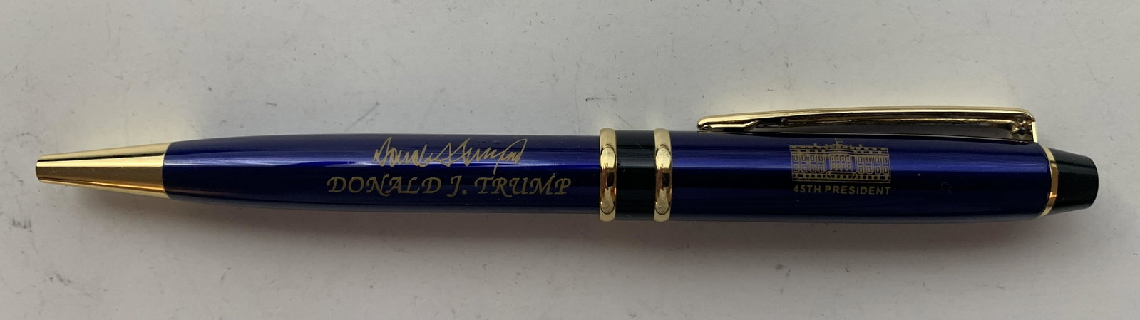 Donald Trump Presidential pen: Donald Trump Presidential pen. 4 inches. COBALT BLUE BALLPOINT PEN HAS FACSIMILE SIGNATURE NAMEOF DONALD J TRUMP..ISSUED IN 2017 FOR INAUGURATION REFILLABLE PEN