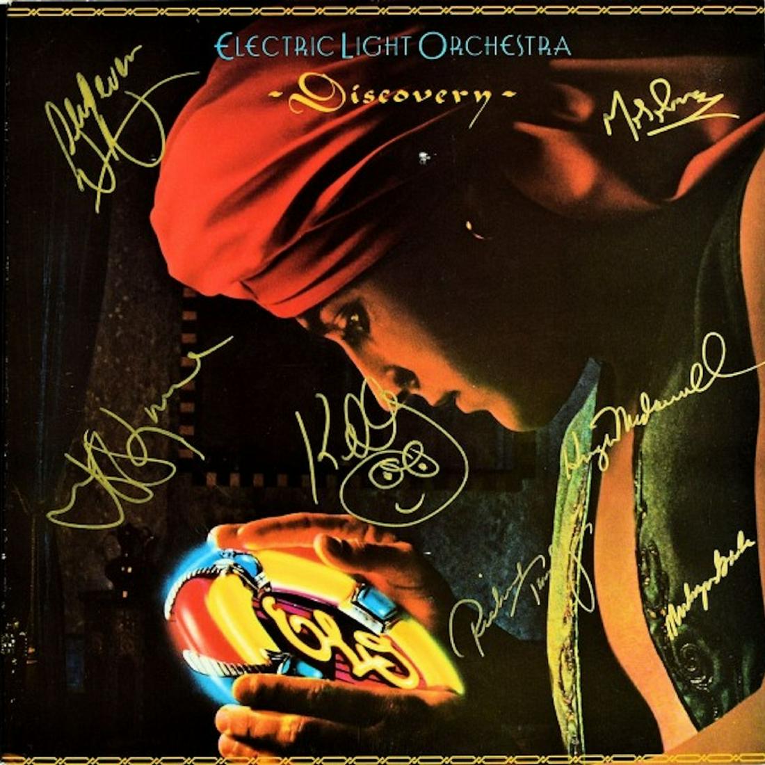 ELO signed Discovery album: ELO Discovery 1979 signed album autographed by Jeff Lynne, Richard Tandy, Hugh McDowell, Bev Bevan, Mik Kaminski, Melvyn Gale & Kelly Groucutt