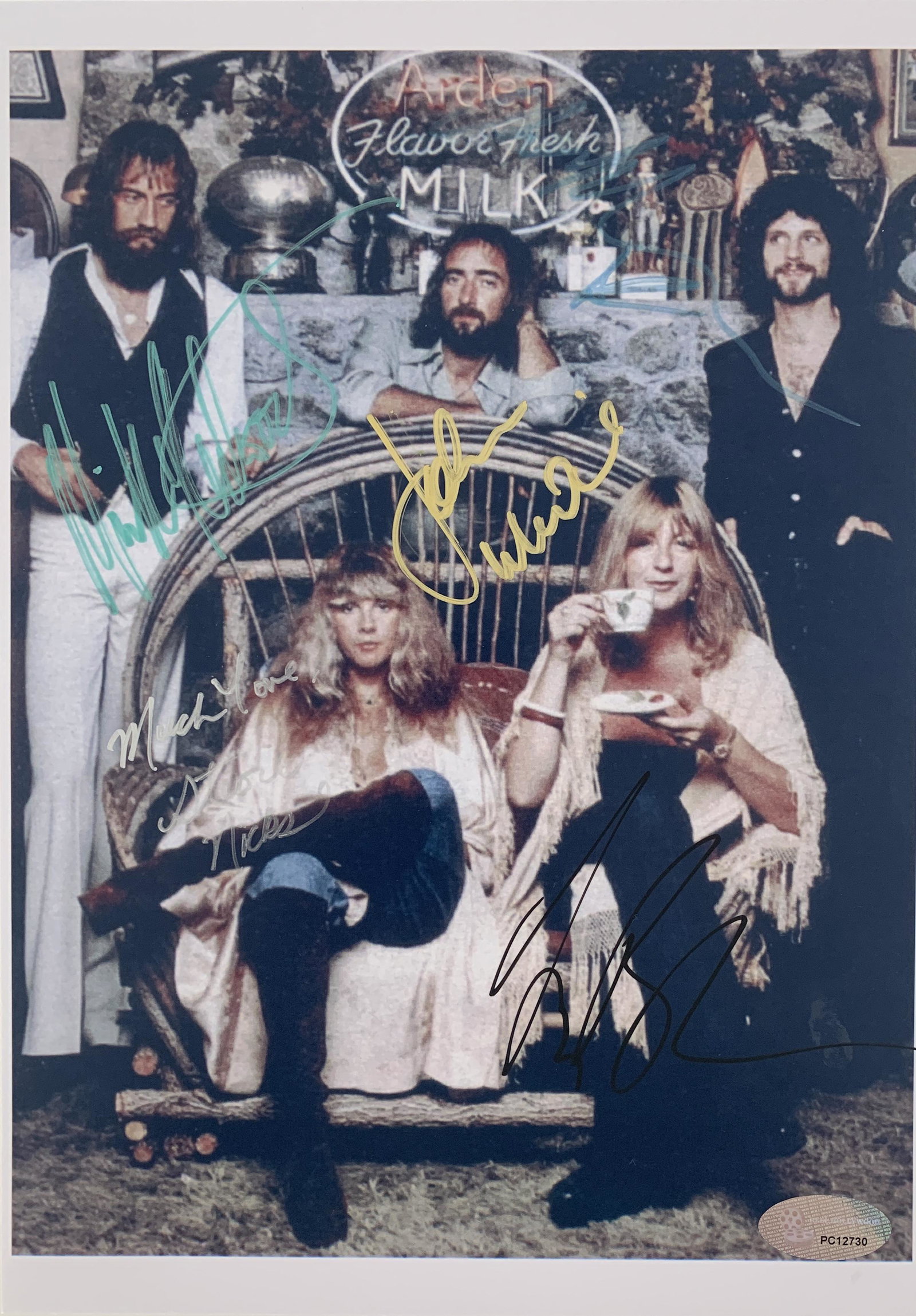 Fleetwood Mac signed photo: Fleetwood Mac signed photo autographed by Stevie Nicks, Christine McVie, John McVie, Lindsey Buckingham and Mick Fleetwood. 8x10 inches