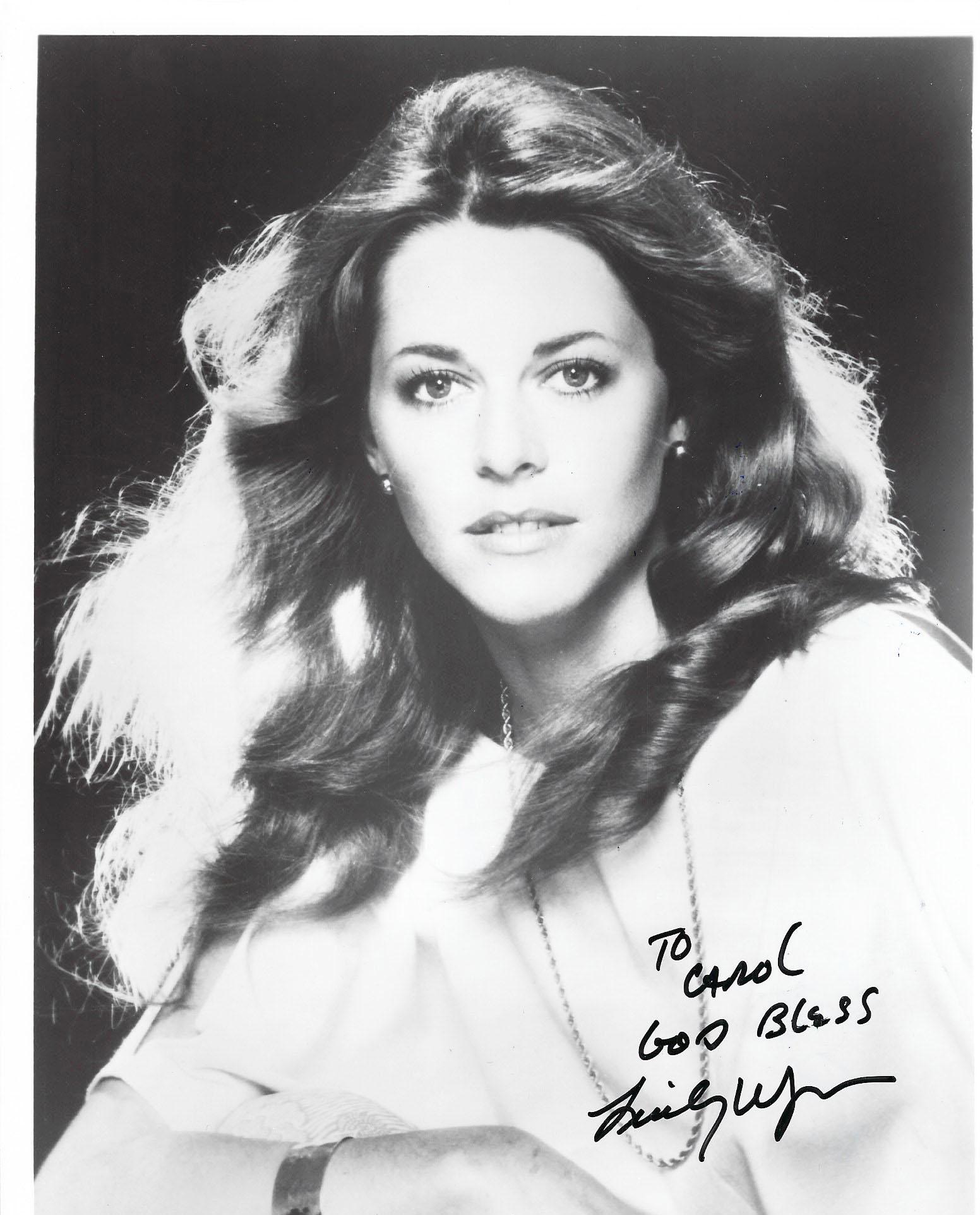 Lindsay Wagner signed photo: Lindsay Wagner signed photo. 8x10 inches