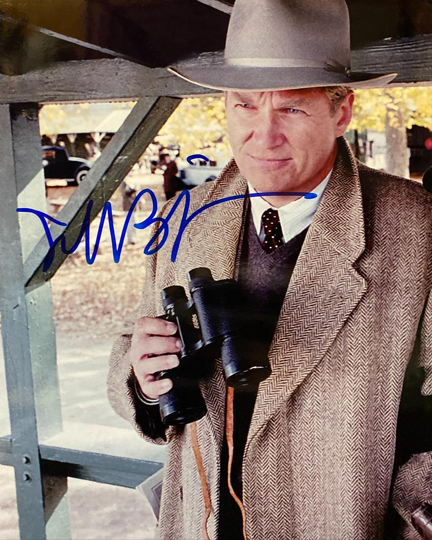 Jeff Bridges signed photo: Jeff Bridges signed photo. 8X10 Inches