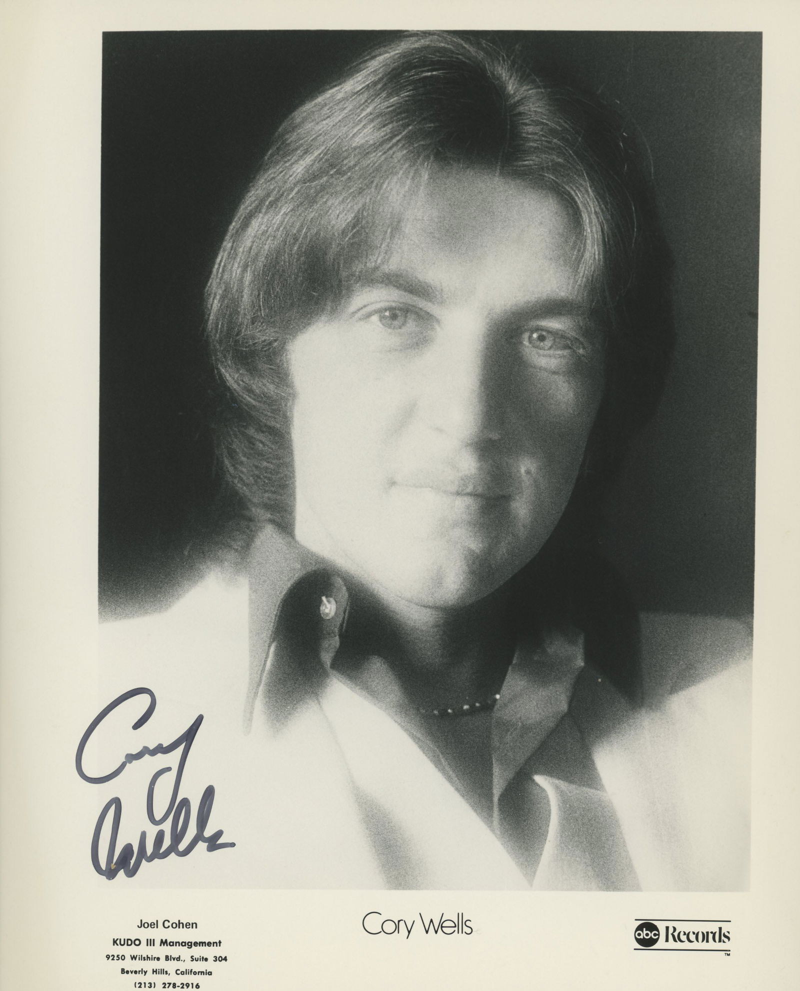 Three Dog Night Cory Wells signed photo: Three Dog Night Cory Wells signed photo 8x10 inches