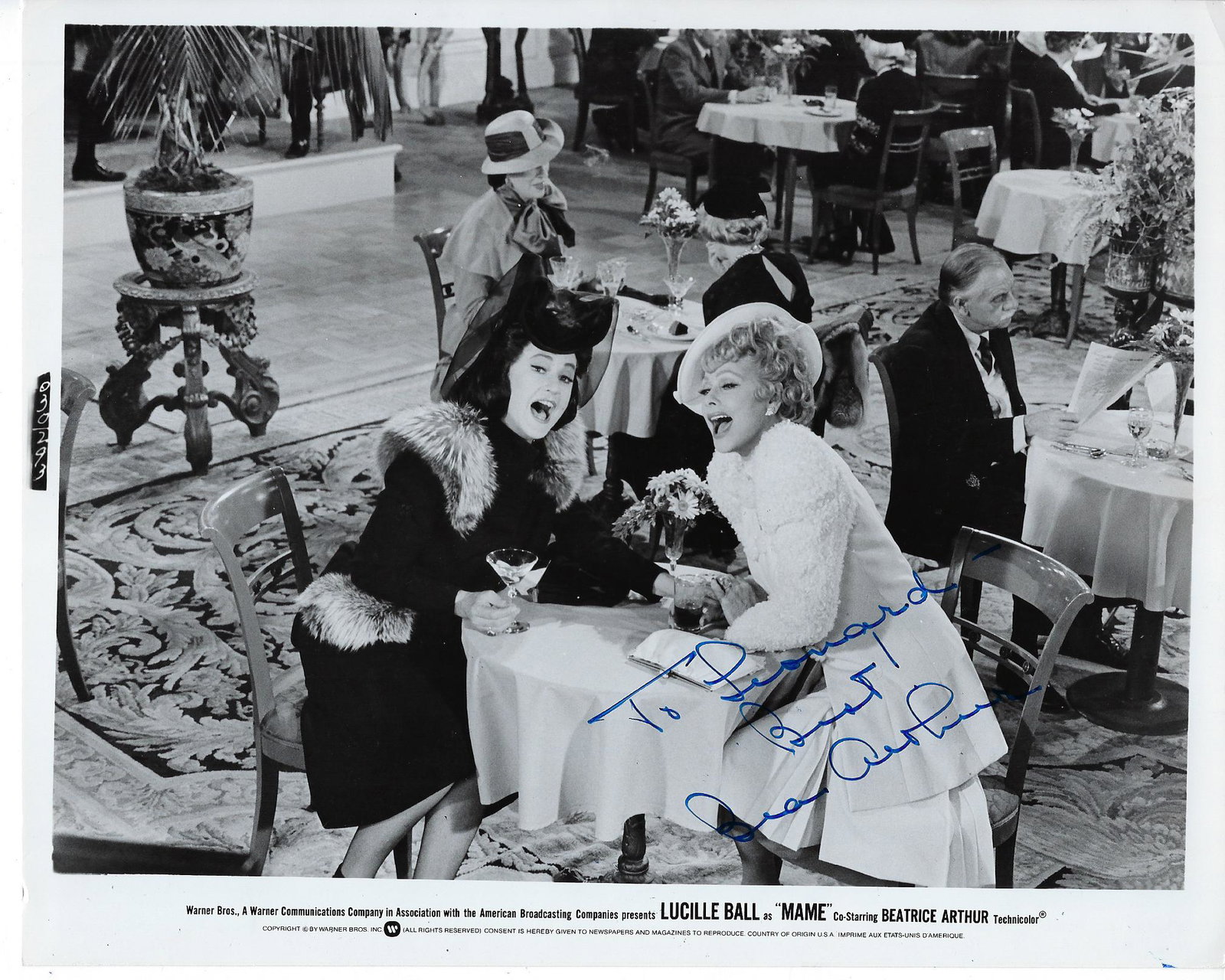 Beatrice Arthur Signed Photo: Beatrice Arthur Signed Photo. 10x8 inches