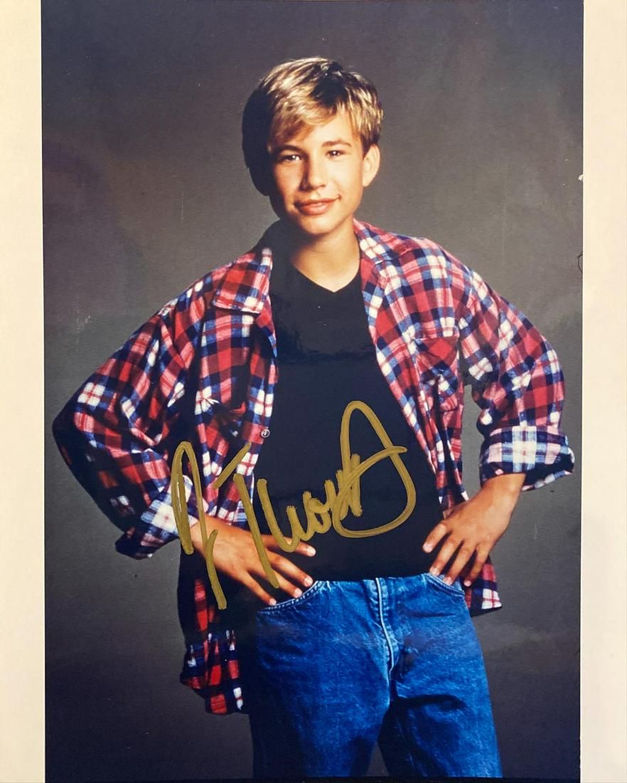 Jonathan Taylor Thomas signed photo: Jonathan Taylor Thomas signed photo. 8x10 inches