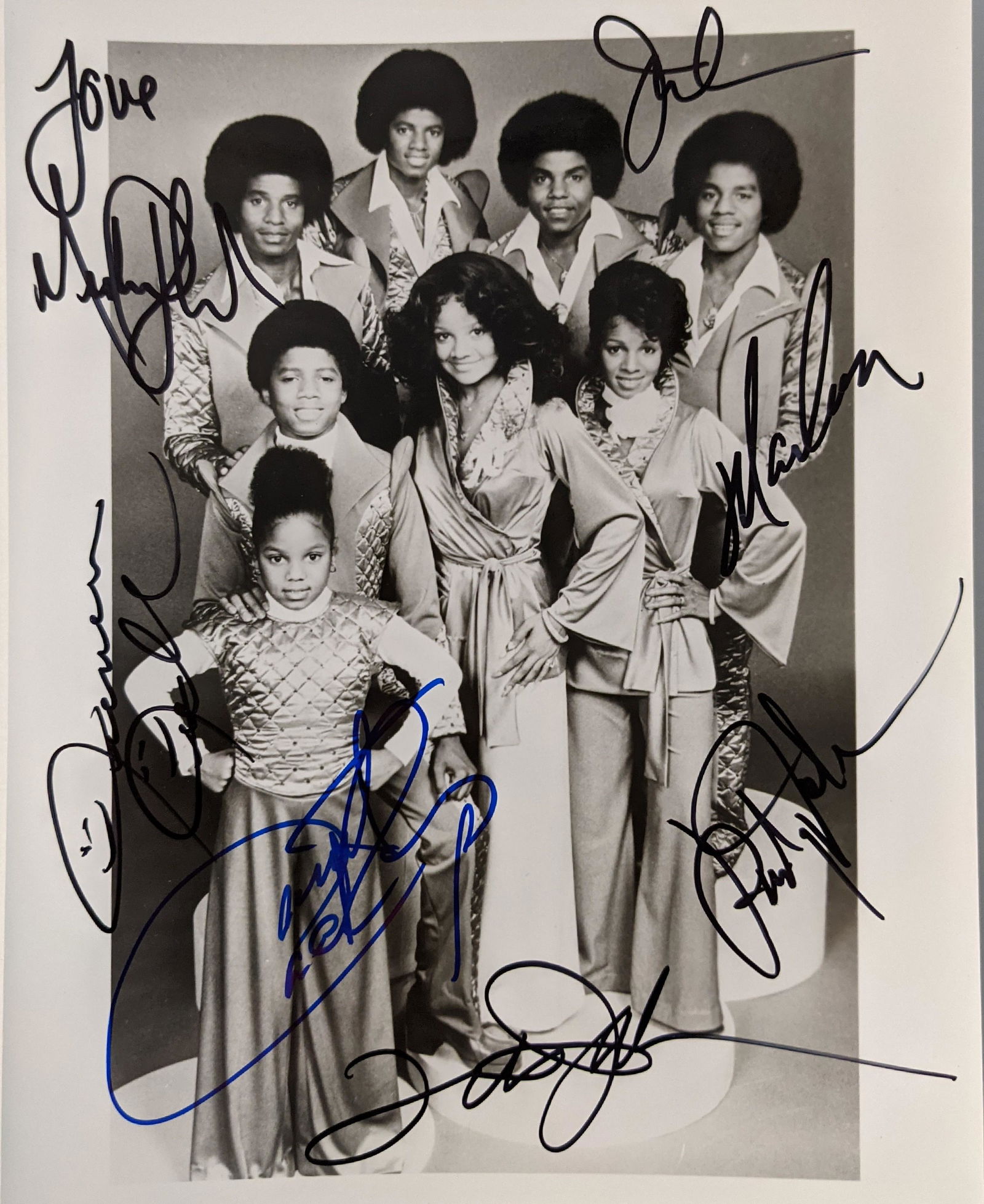 The Jacksons signed photo: The Jacksons signed photo autographed by Michael Jackson, Janet Jackson, Jermaine Jackson, Tito Jackson, Jackie Jackson, Randy Jackson and Marlon Jackson. 8x10 inches8x10 inches