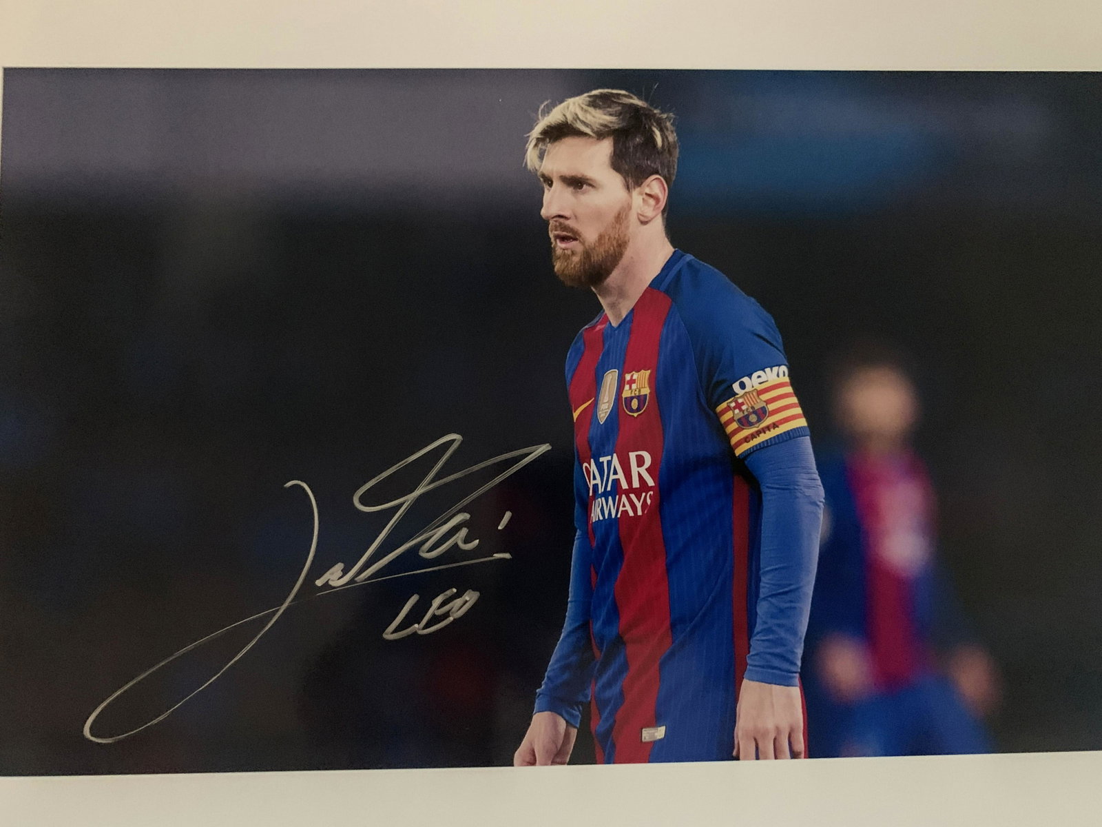 Lionel Messi signed photo: Lionel Messi signed photo. 8x10 inches