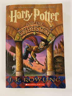 Harry Potter and the Sorcerer's Stone paperback book: Harry Potter and the Sorcerer's Stone first Scholastic edition paperback book