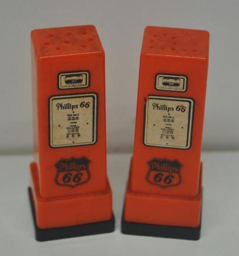 Phillips 66 Gas Pump S&P Shakers (1 of 2)
