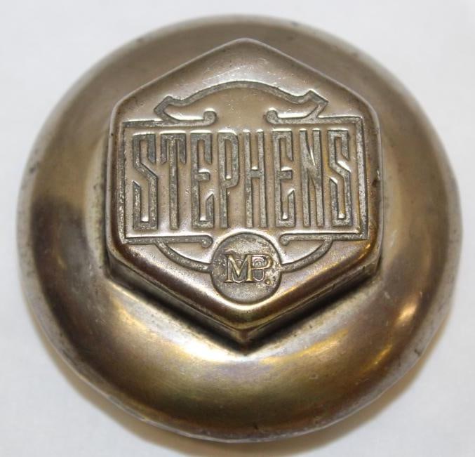 Stephens Motor Car Co Threaded Hubcap (1 of 2)