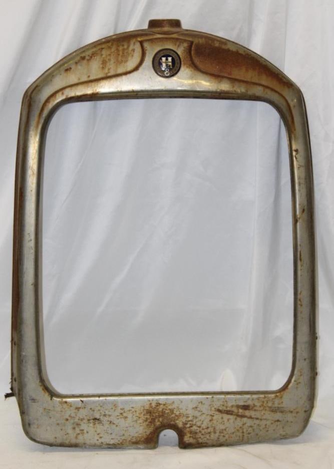 1926 Hupmobile 8 Radiator Grill Shell w/ Emblem Badge (1 of 3)