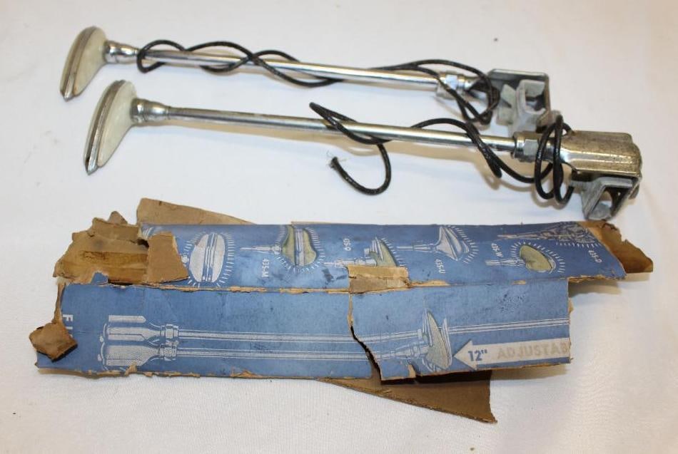 Pair of Illuminating 1930's Automobile Fender Indicators (1 of 3)