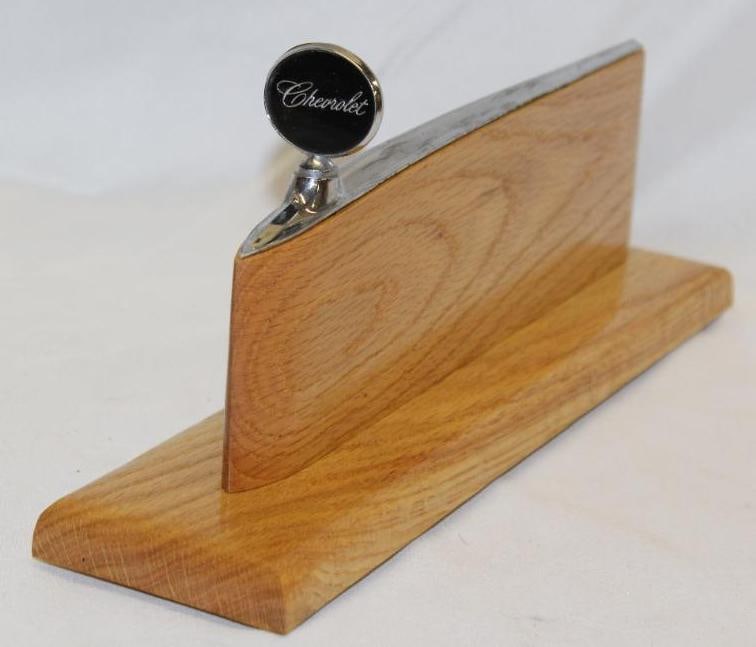 1971 Chevrolet Monte Carlo Radiator Mascot Hood Ornament (1 of 4)