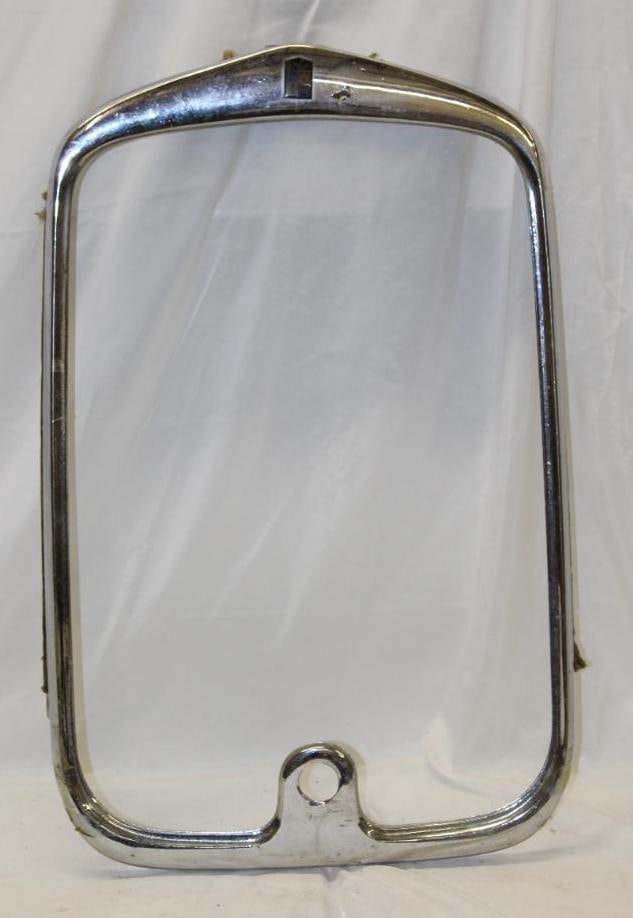 1928-1930 Chrysler De Soto Radiator Grill Shell w/ Emblem Badge (1 of 3)