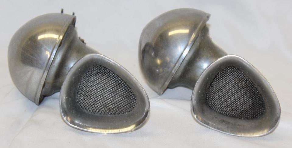 1933-1934 Ford Chrome Horns (1 of 4)