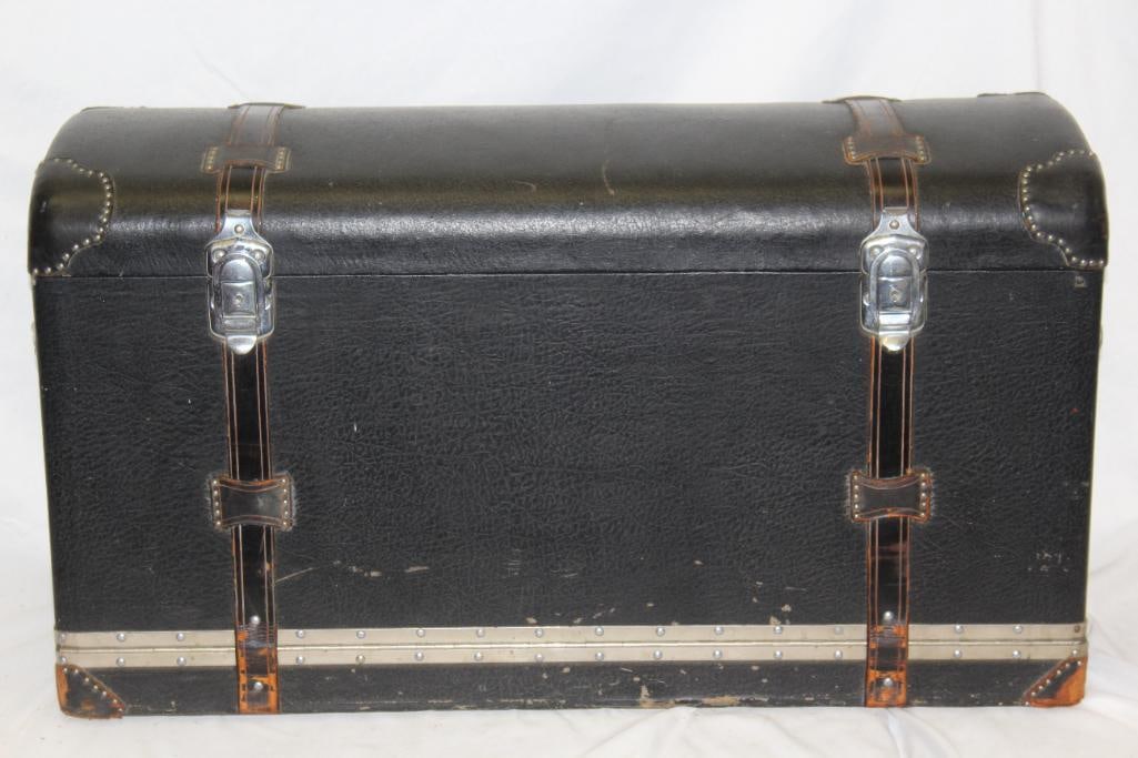 1920's-1930's Automobile Trunk (1 of 5)