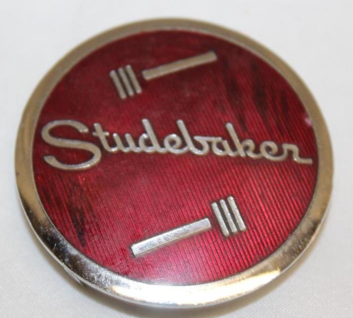 1941 Studebaker Champion Motor Car Co Horn Button Emblem Badge (1 of 2)