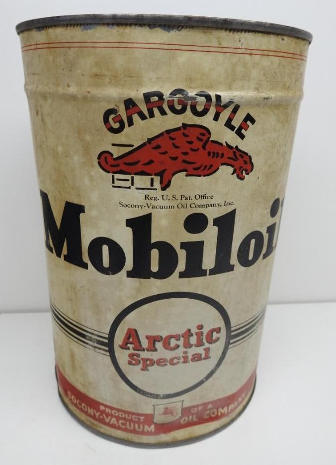 Mobiloil Artic Special Circle Grade Five Quart Oil Can (1 of 4)