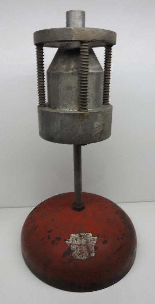 Wheel Balancer Stand Display (1 of 4)
